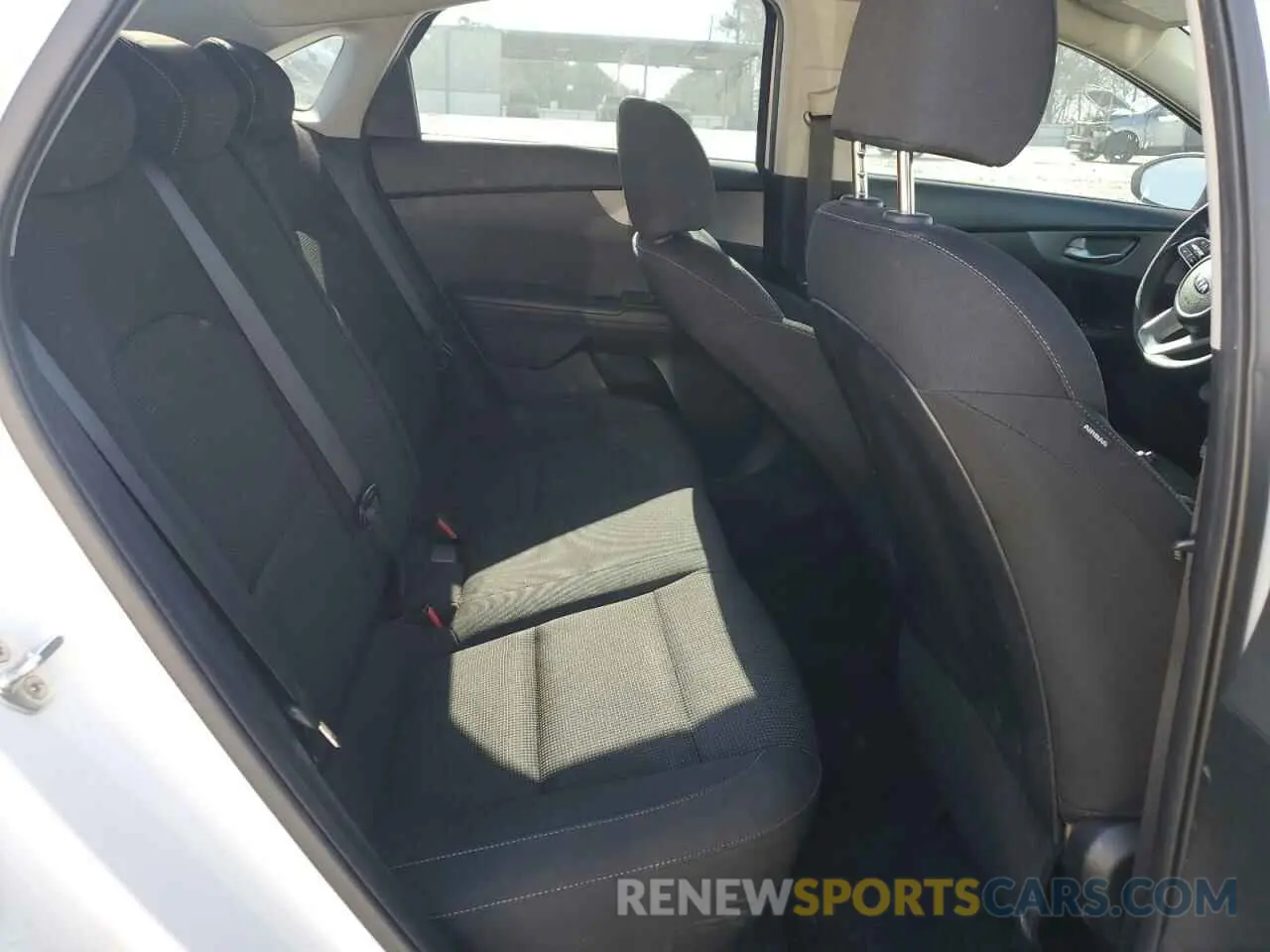 10 Photograph of a damaged car 3KPF24AD6KE040669 KIA FORTE 2019