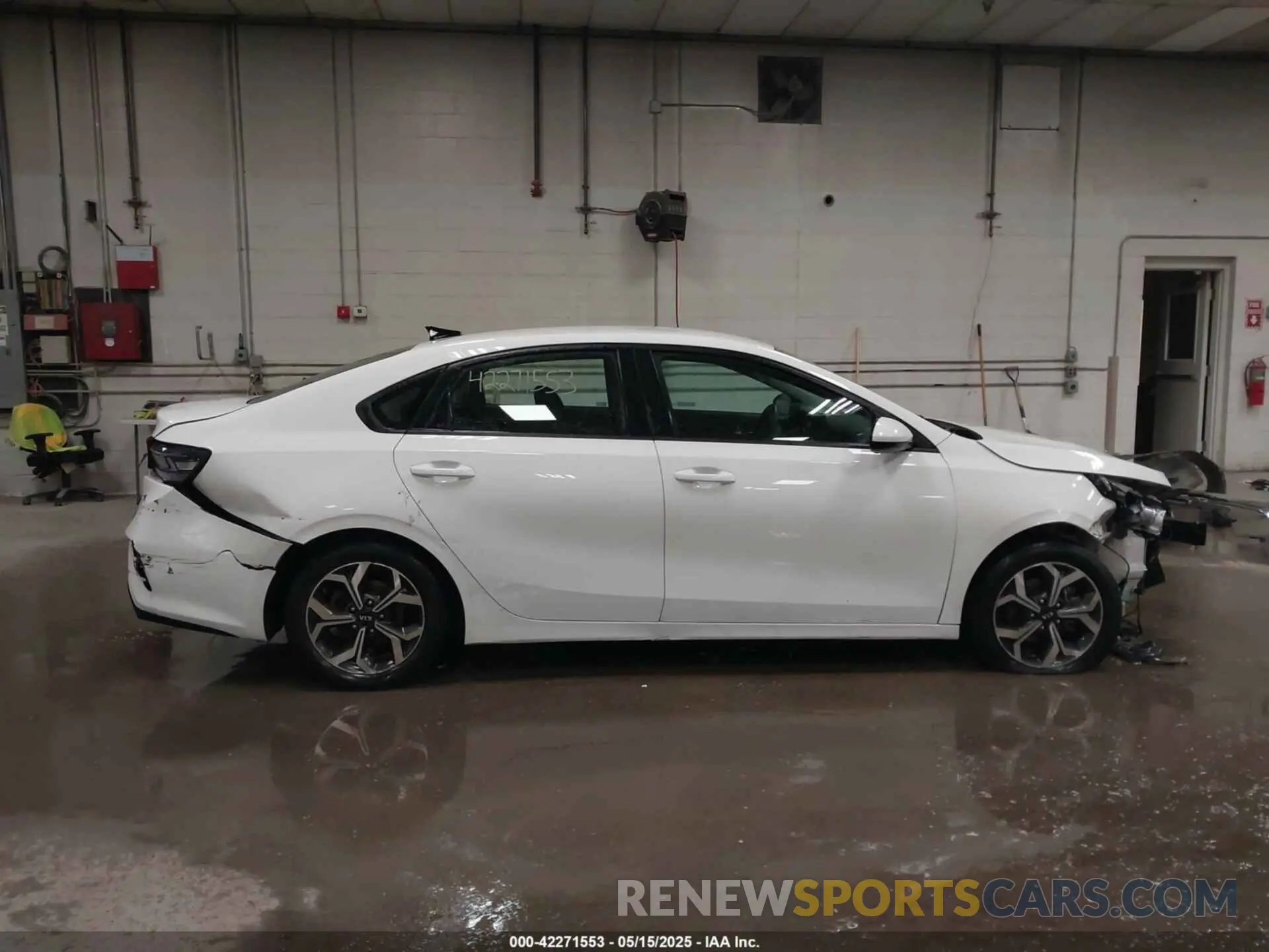 14 Photograph of a damaged car 3KPF24AD6KE042700 KIA FORTE 2019