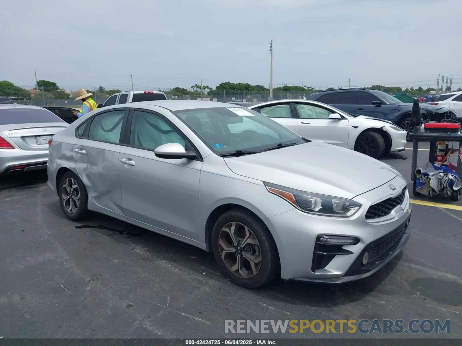 1 Photograph of a damaged car 3KPF24AD6KE044933 KIA FORTE 2019