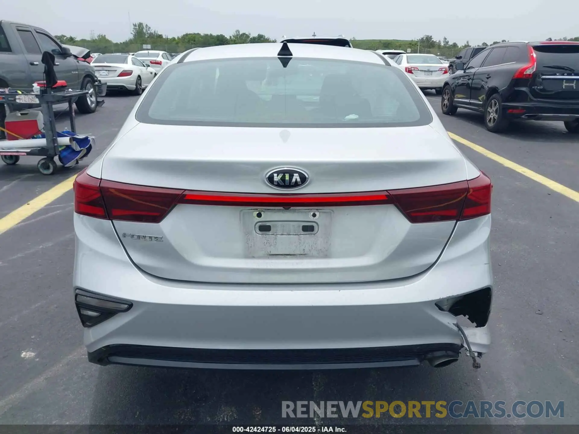 16 Photograph of a damaged car 3KPF24AD6KE044933 KIA FORTE 2019