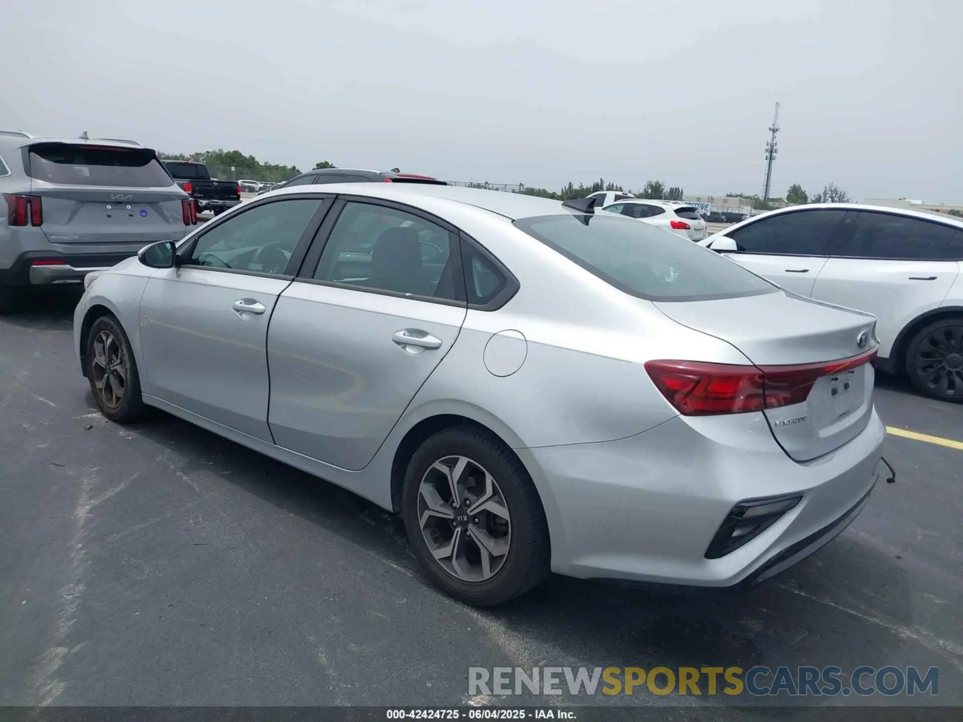 3 Photograph of a damaged car 3KPF24AD6KE044933 KIA FORTE 2019