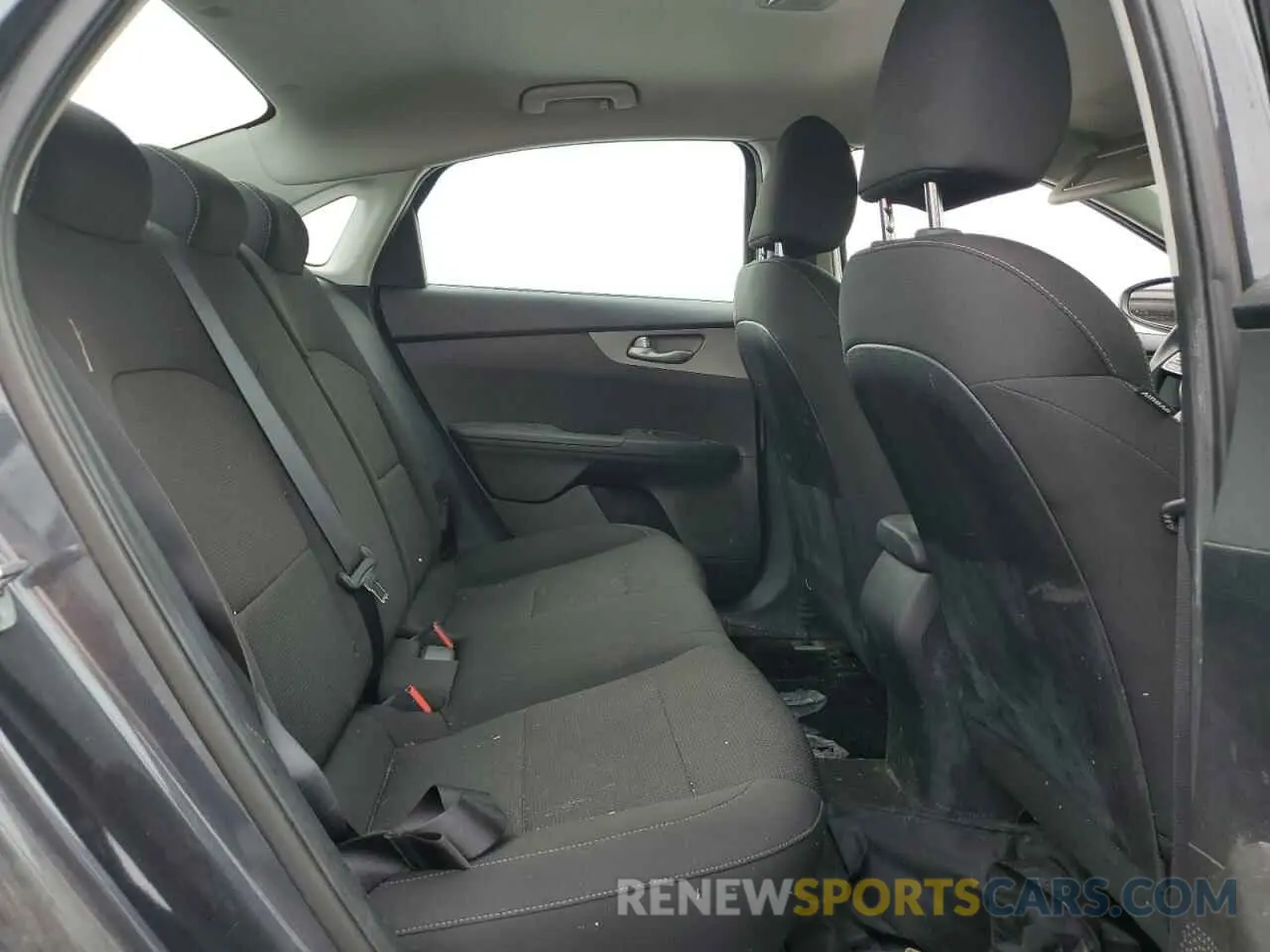 10 Photograph of a damaged car 3KPF24AD6KE058895 KIA FORTE 2019