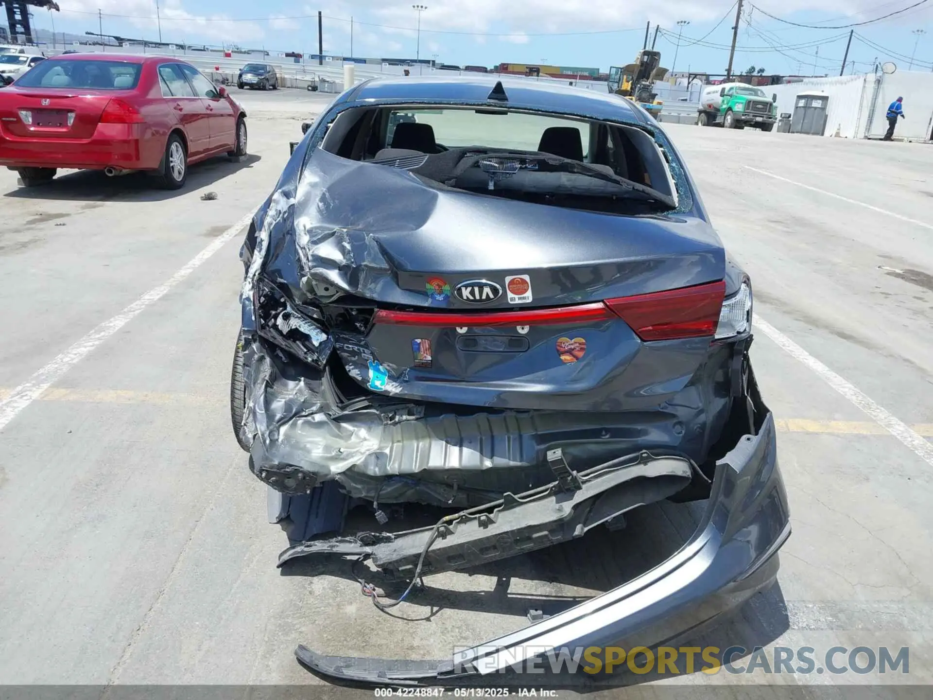 16 Photograph of a damaged car 3KPF24AD6KE062882 KIA FORTE 2019