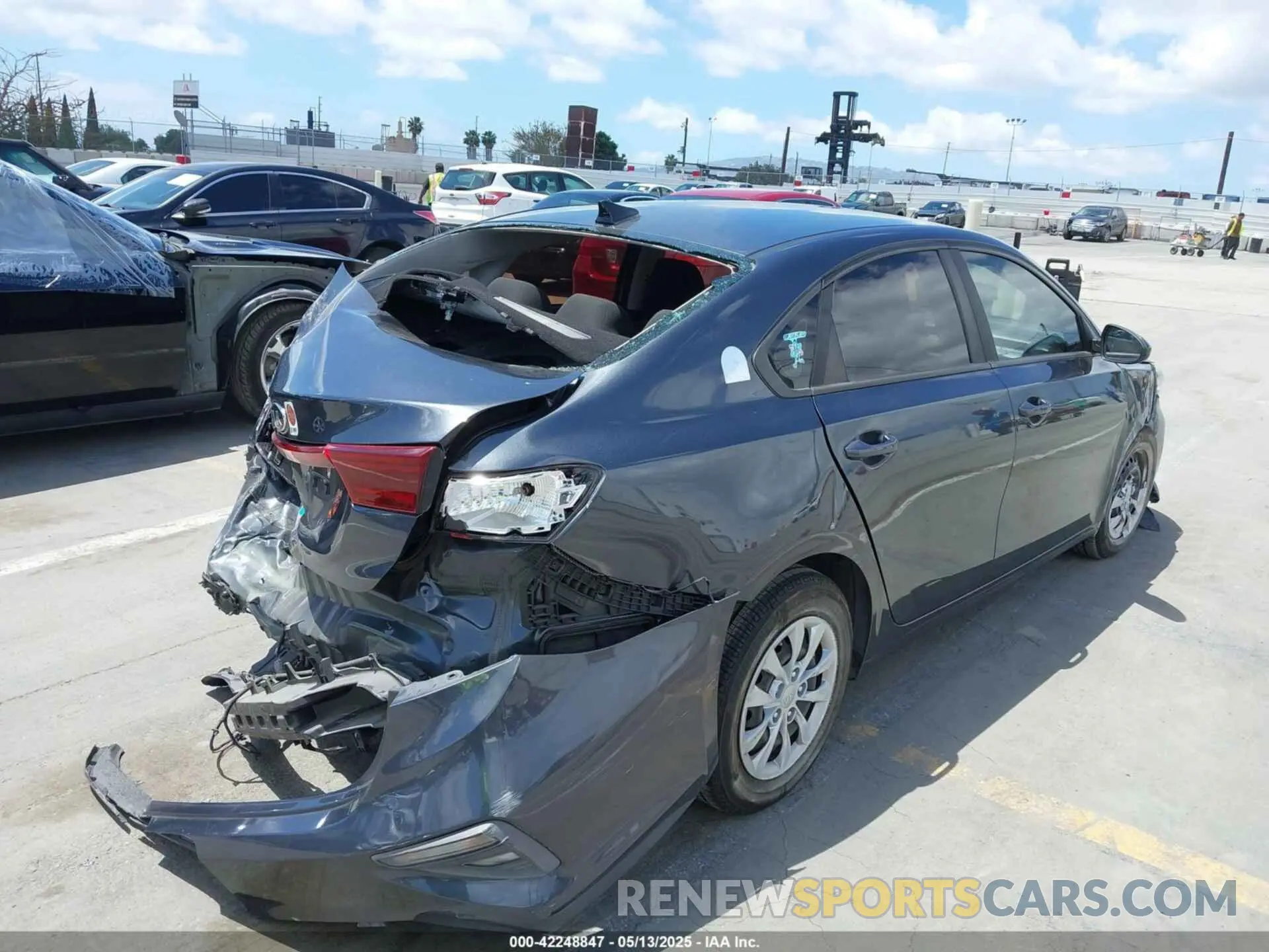 4 Photograph of a damaged car 3KPF24AD6KE062882 KIA FORTE 2019