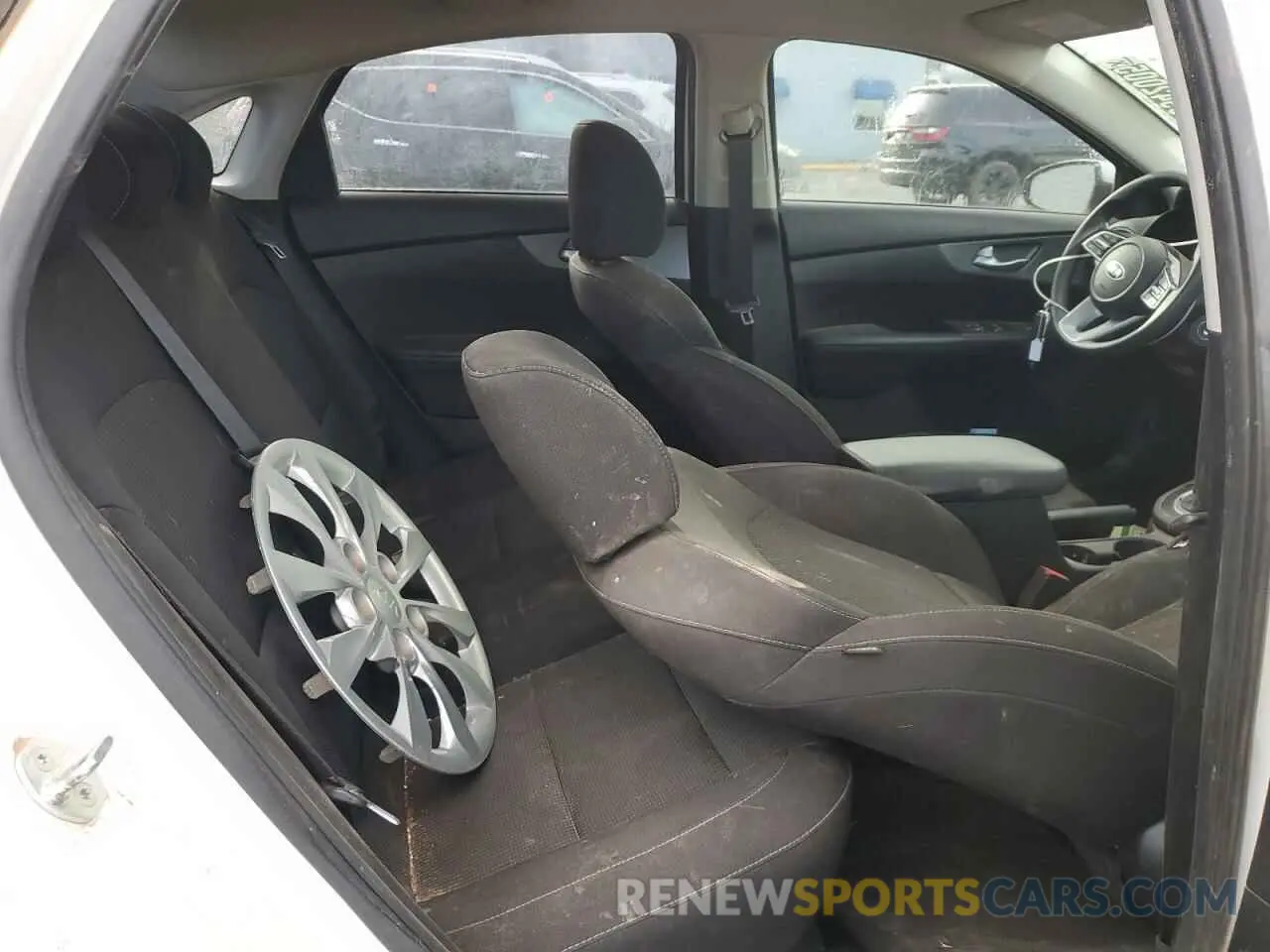 10 Photograph of a damaged car 3KPF24AD6KE064213 KIA FORTE 2019