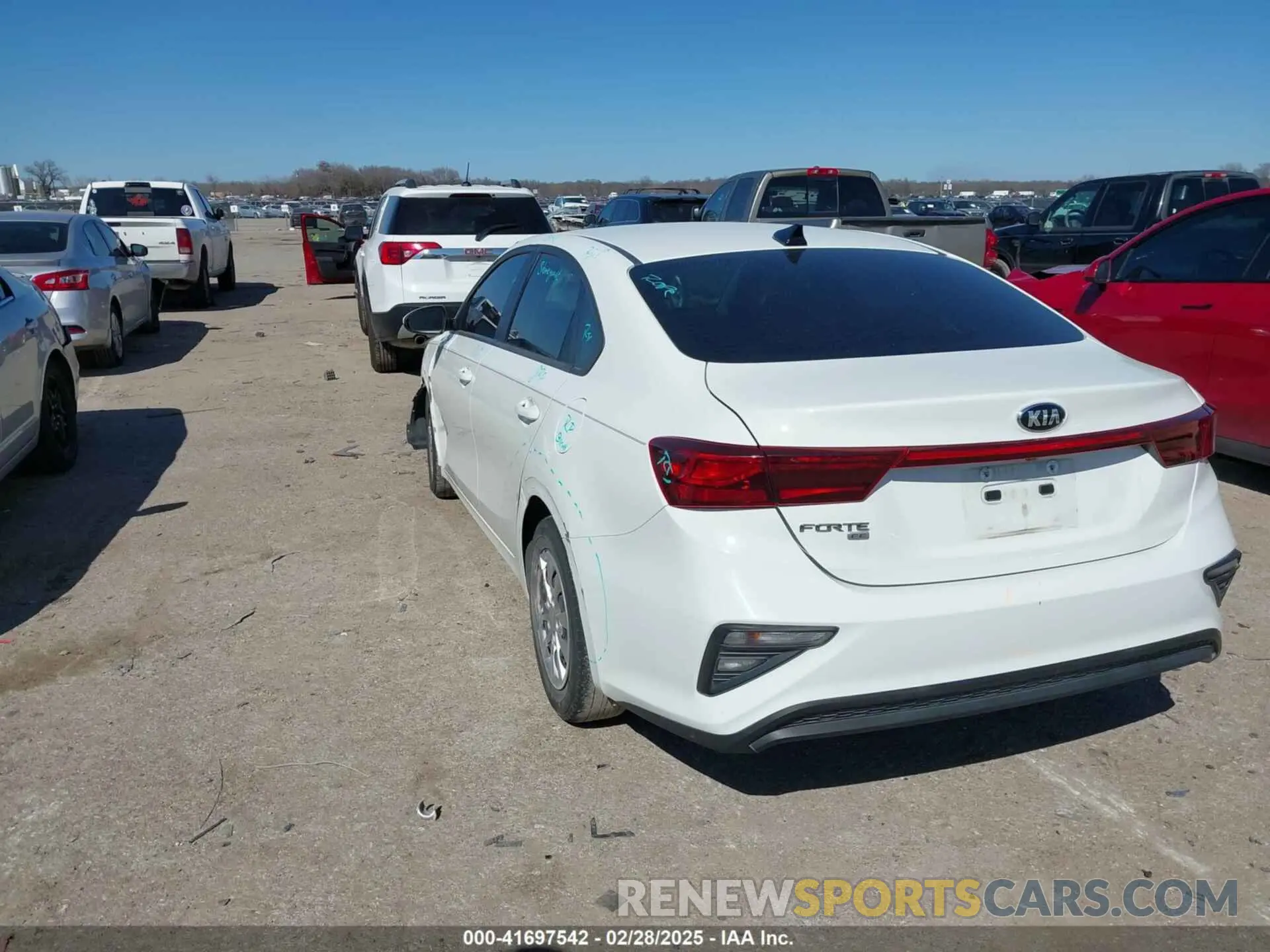 3 Photograph of a damaged car 3KPF24AD6KE081593 KIA FORTE 2019
