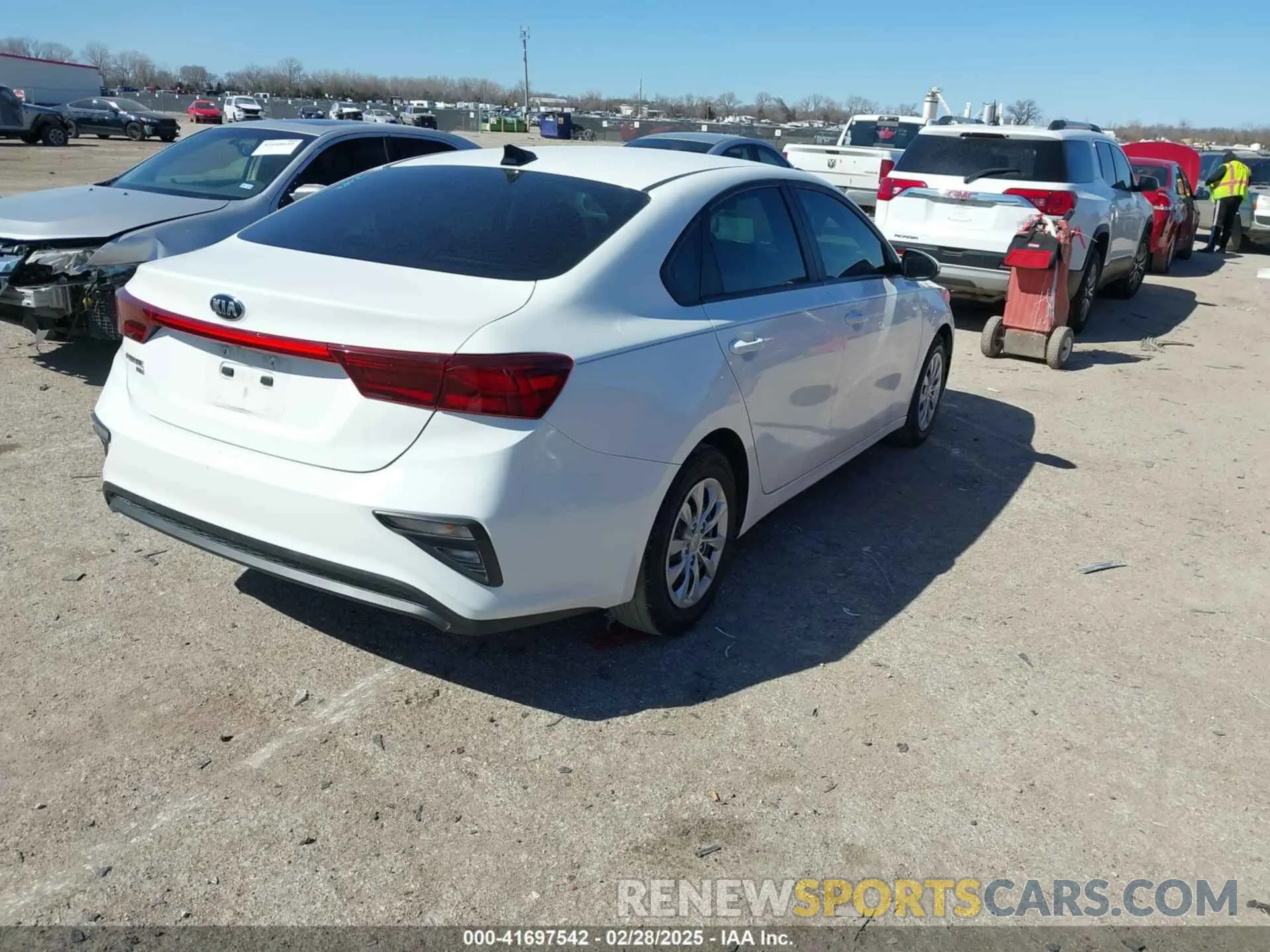 4 Photograph of a damaged car 3KPF24AD6KE081593 KIA FORTE 2019