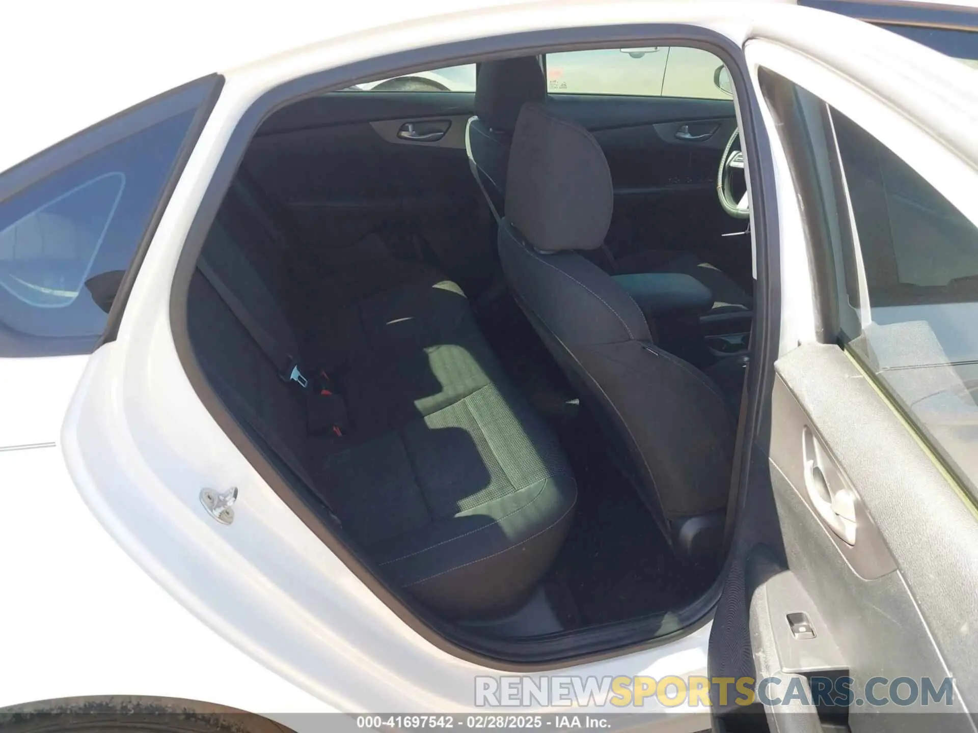 8 Photograph of a damaged car 3KPF24AD6KE081593 KIA FORTE 2019