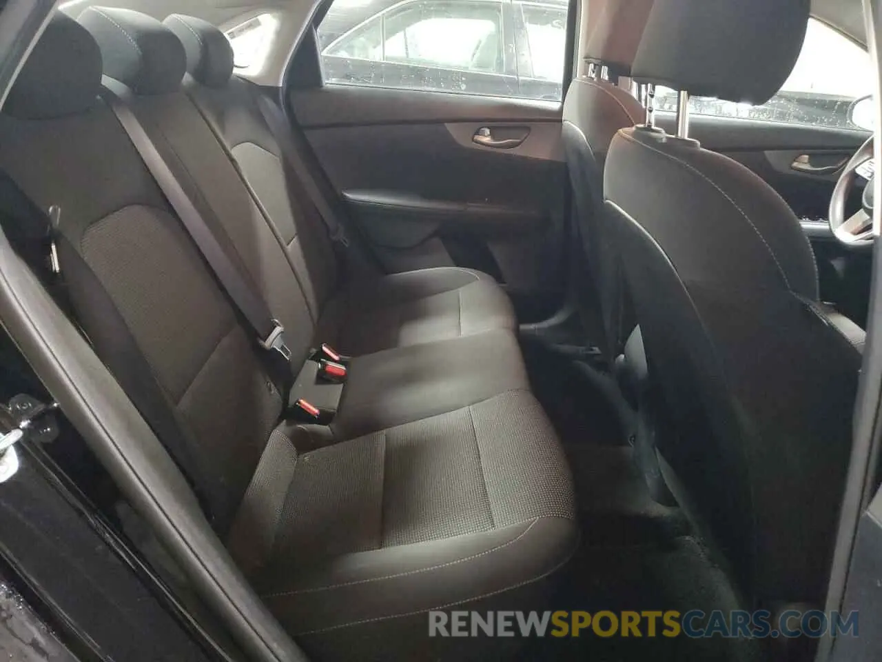 10 Photograph of a damaged car 3KPF24AD6KE094361 KIA FORTE 2019