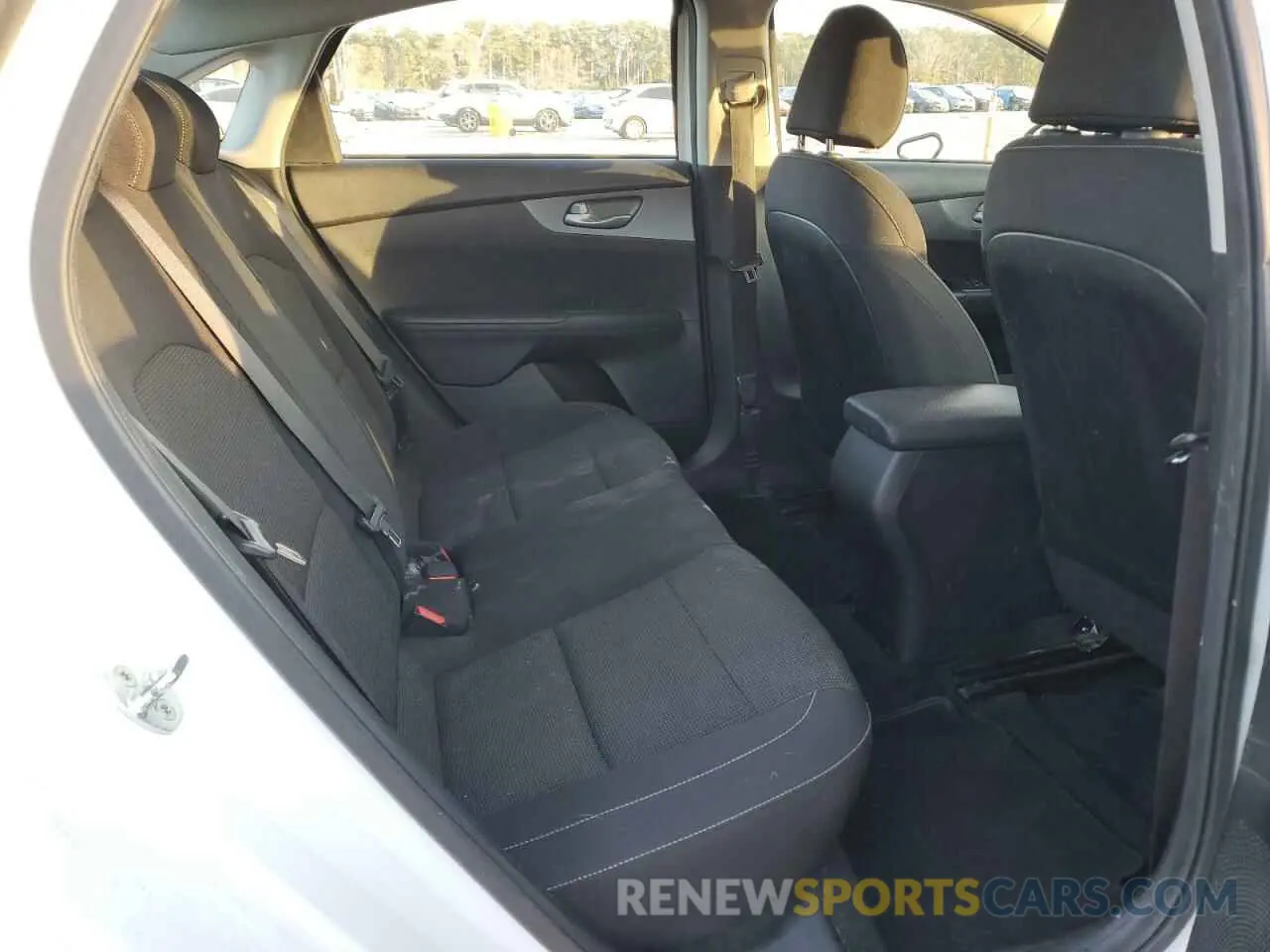 10 Photograph of a damaged car 3KPF24AD6KE108159 KIA FORTE 2019