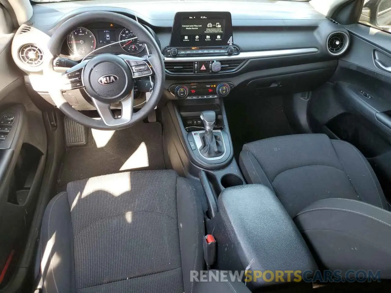 8 Photograph of a damaged car 3KPF24AD6KE110333 KIA FORTE 2019