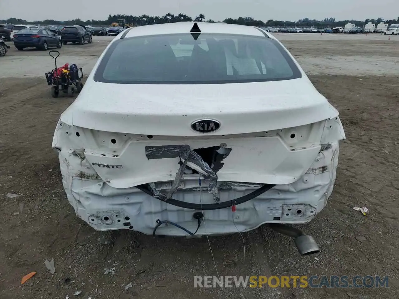 6 Photograph of a damaged car 3KPF24AD7KE008653 KIA FORTE 2019