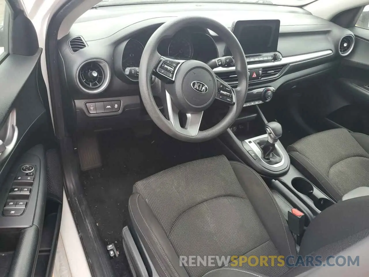 8 Photograph of a damaged car 3KPF24AD7KE008653 KIA FORTE 2019