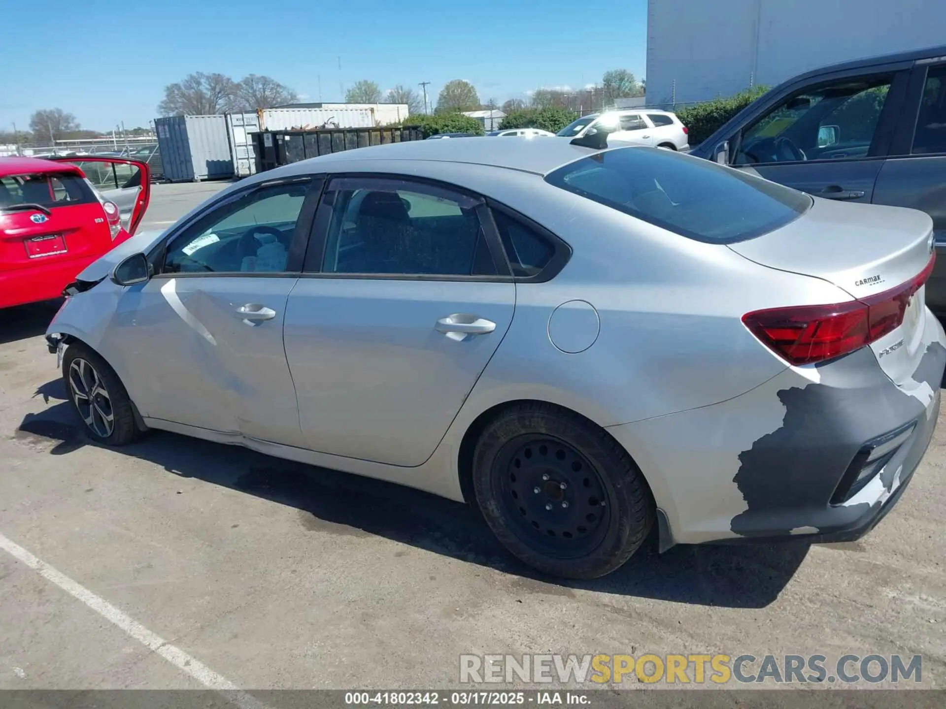 14 Photograph of a damaged car 3KPF24AD7KE016977 KIA FORTE 2019