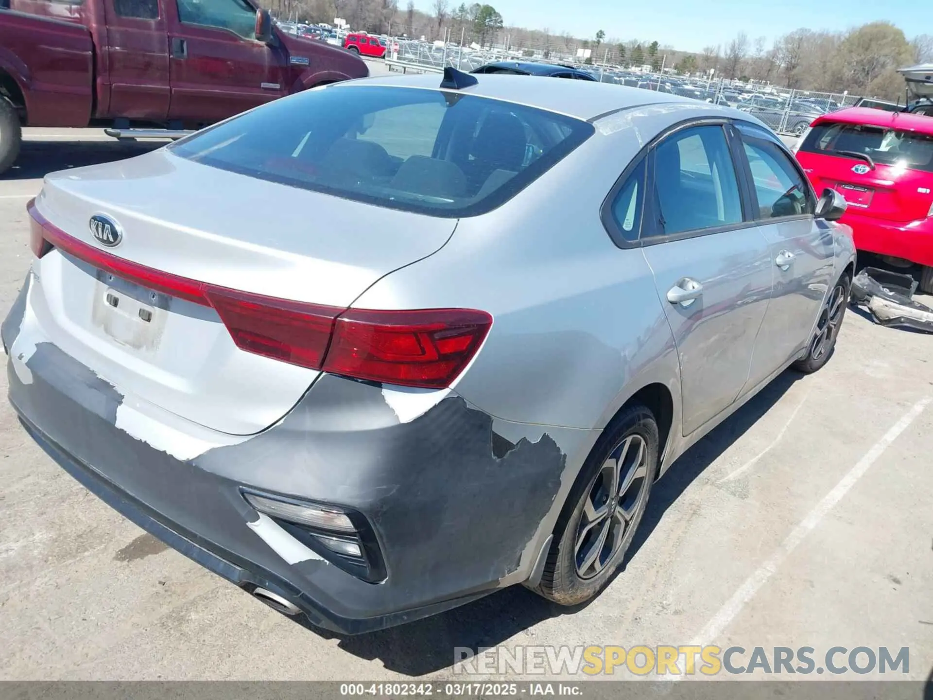 4 Photograph of a damaged car 3KPF24AD7KE016977 KIA FORTE 2019