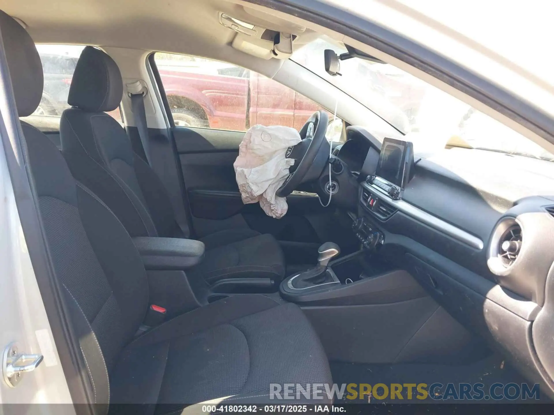 5 Photograph of a damaged car 3KPF24AD7KE016977 KIA FORTE 2019
