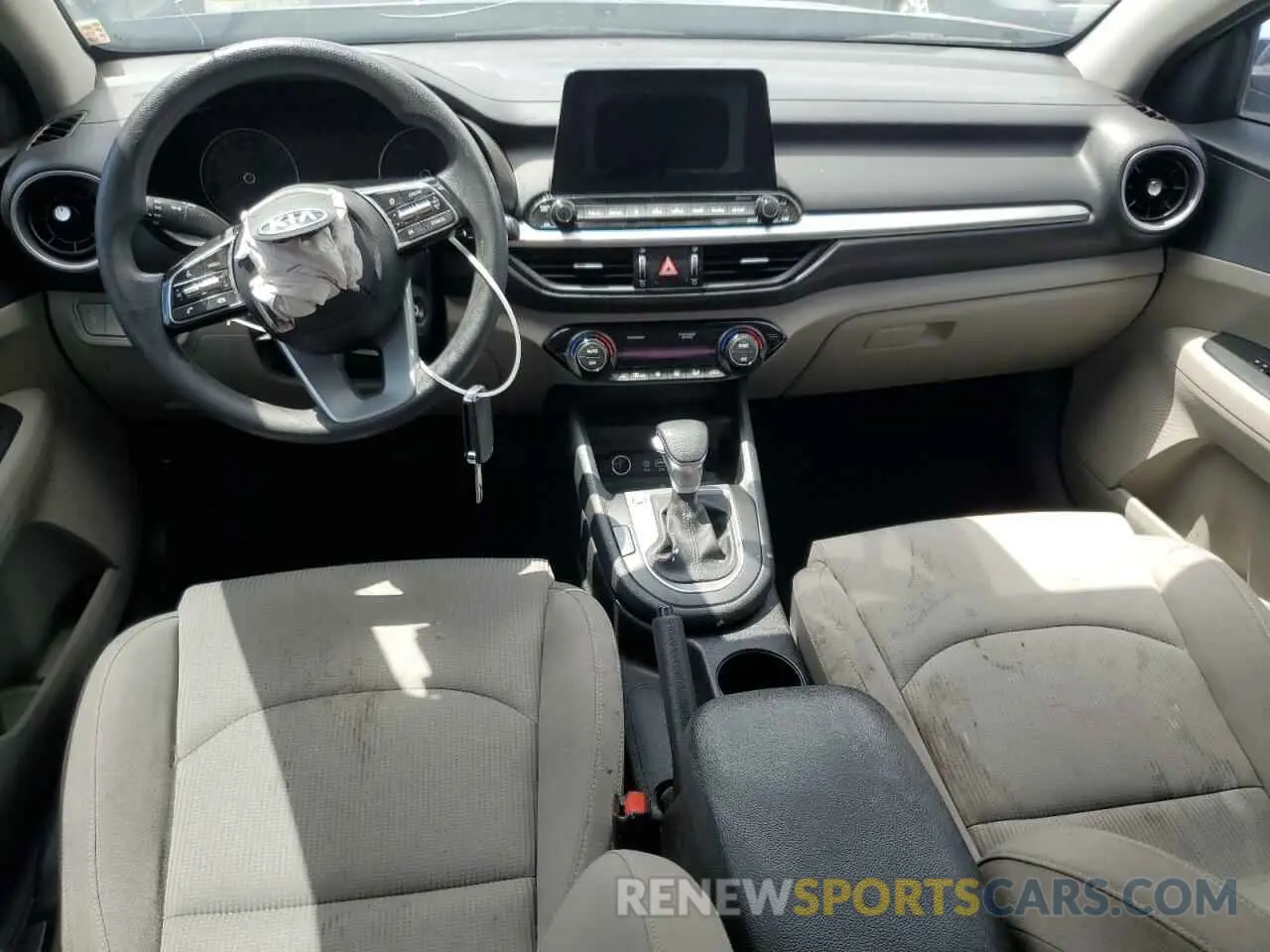 8 Photograph of a damaged car 3KPF24AD7KE035884 KIA FORTE 2019