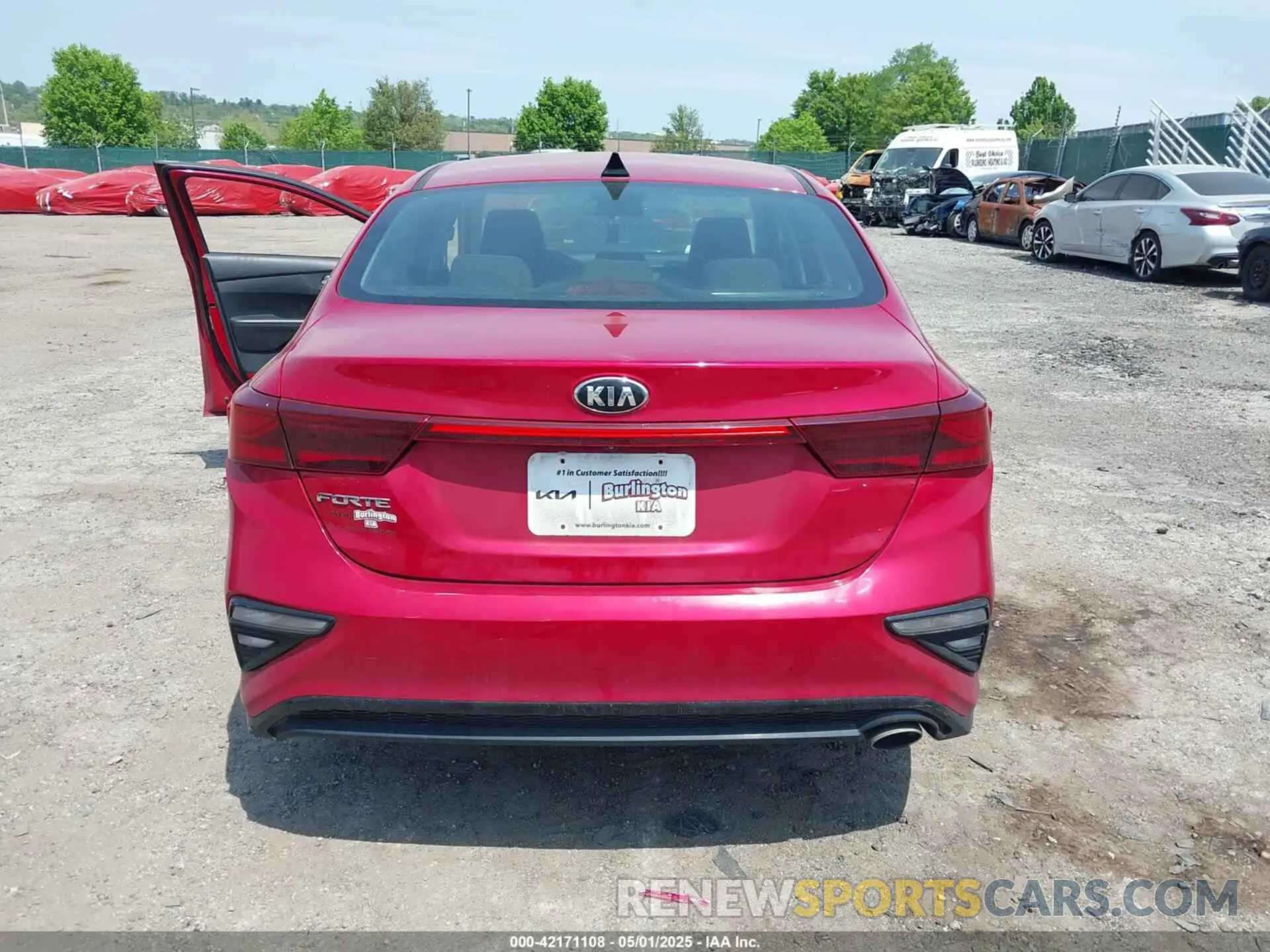 17 Photograph of a damaged car 3KPF24AD7KE036498 KIA FORTE 2019