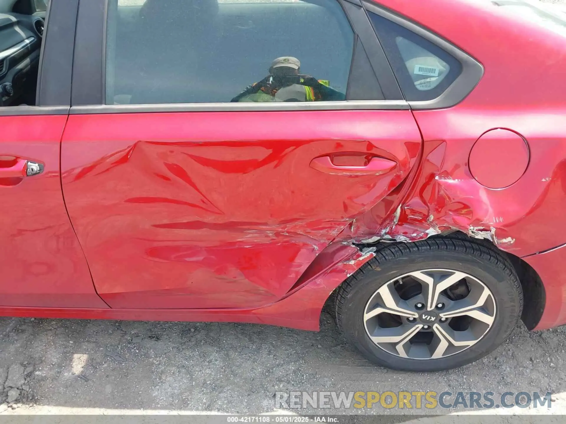 19 Photograph of a damaged car 3KPF24AD7KE036498 KIA FORTE 2019