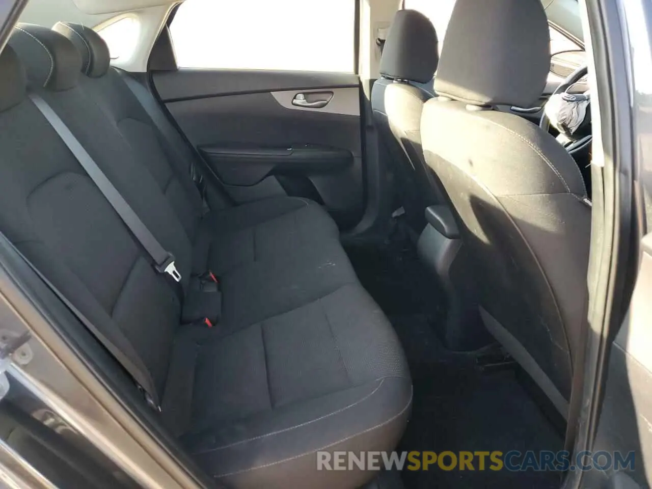 10 Photograph of a damaged car 3KPF24AD7KE050885 KIA FORTE 2019