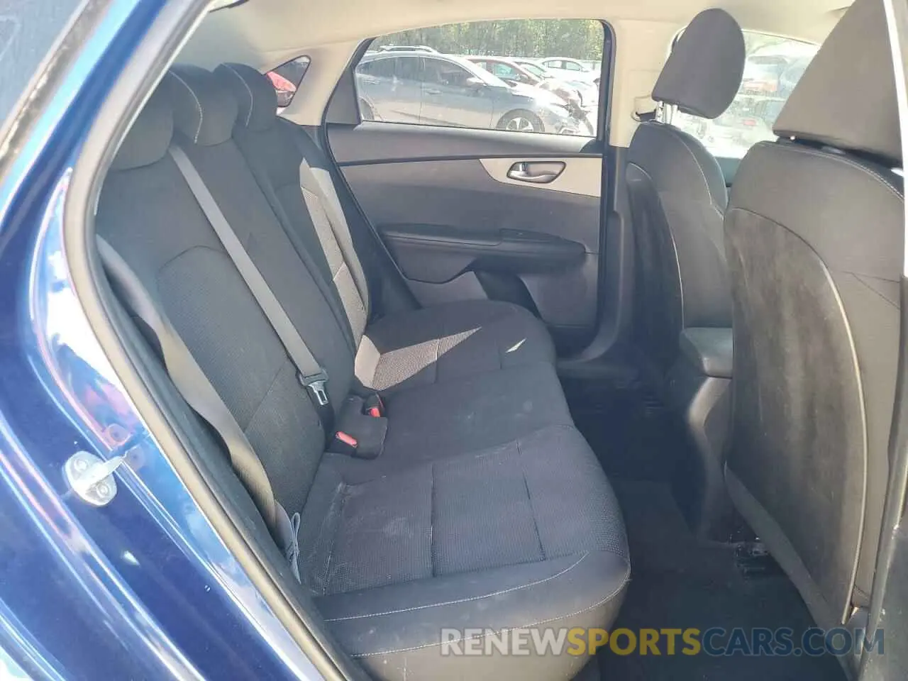 10 Photograph of a damaged car 3KPF24AD7KE051843 KIA FORTE 2019