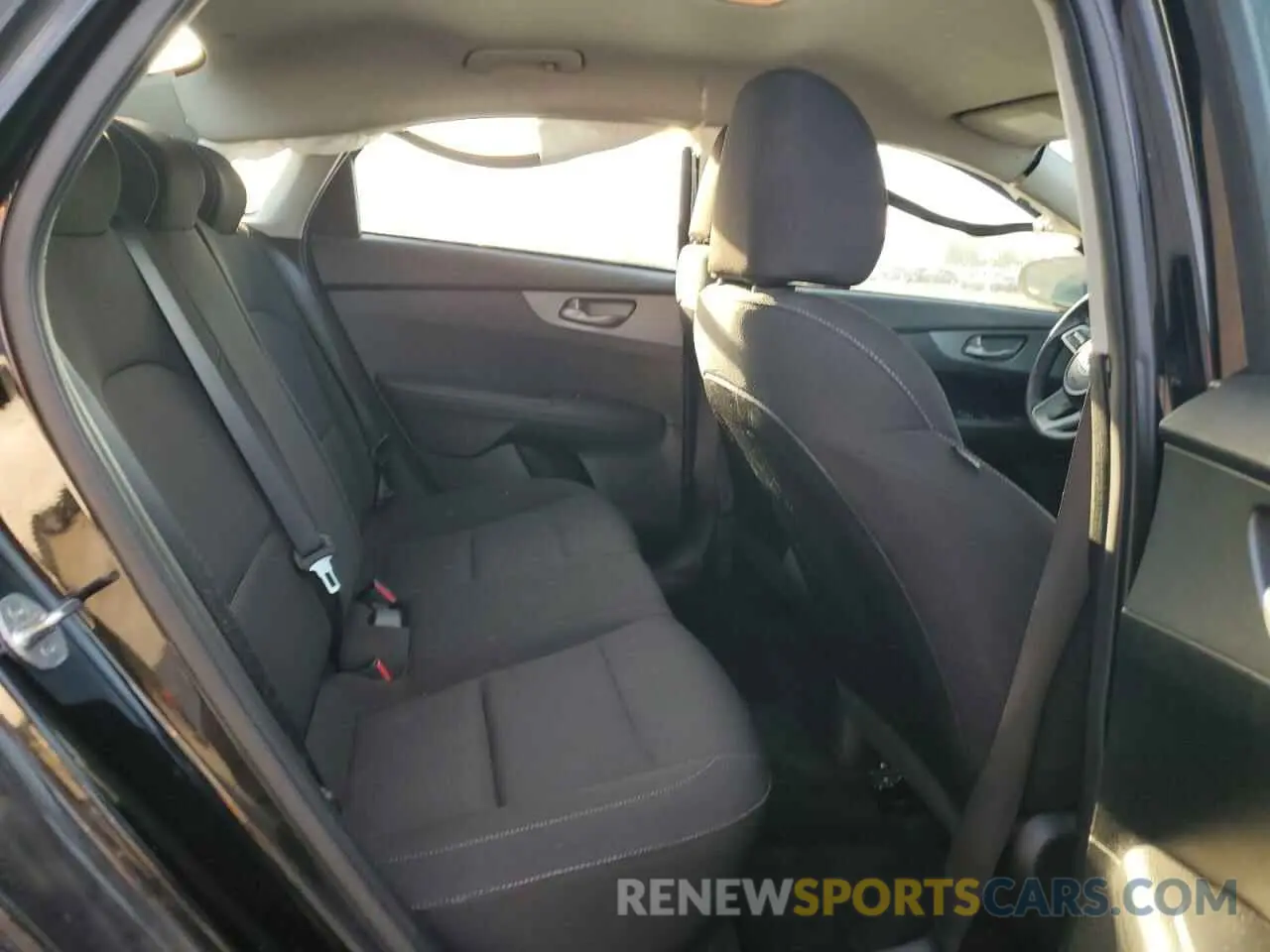 10 Photograph of a damaged car 3KPF24AD7KE083059 KIA FORTE 2019