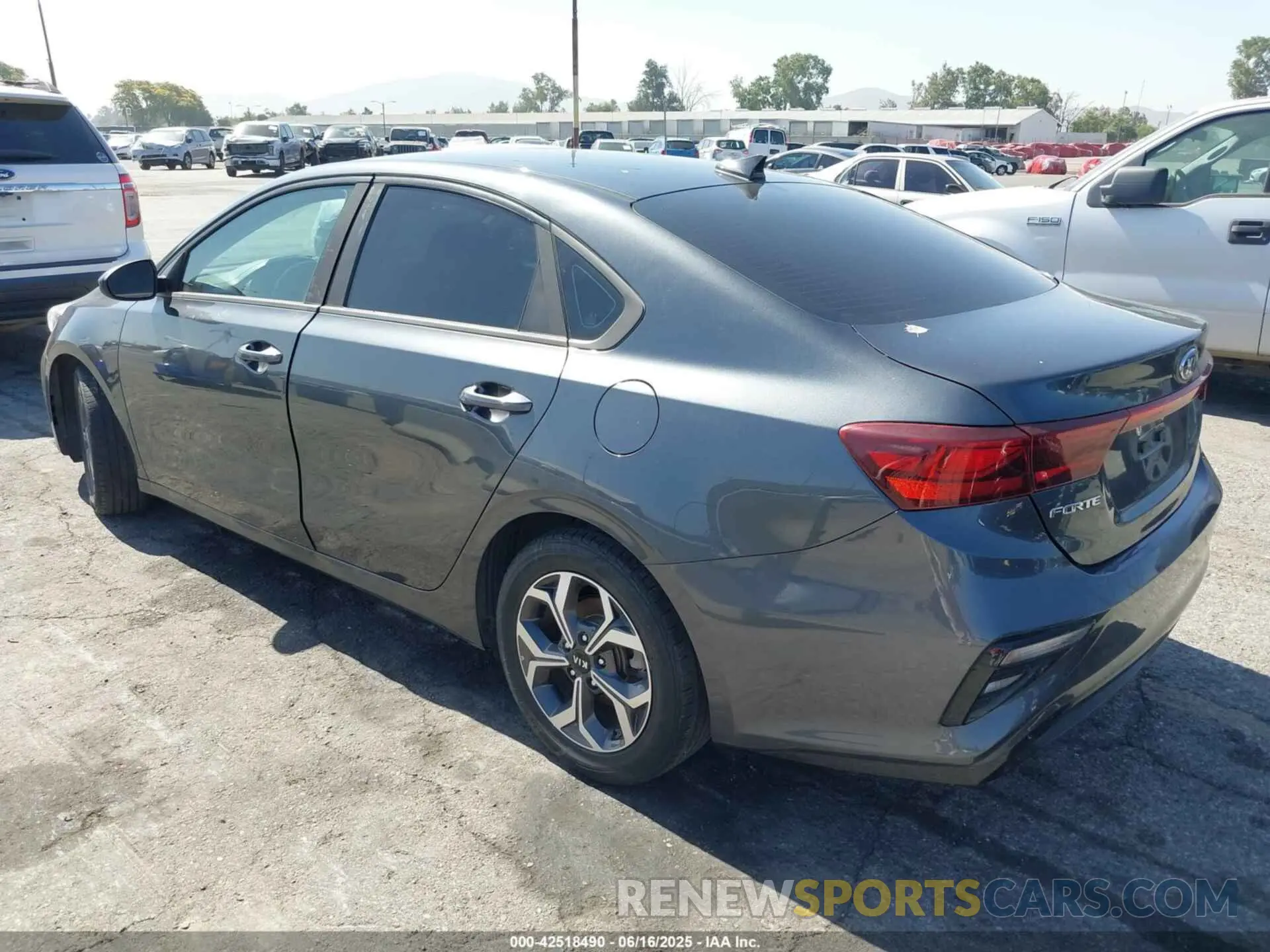 3 Photograph of a damaged car 3KPF24AD7KE090139 KIA FORTE 2019