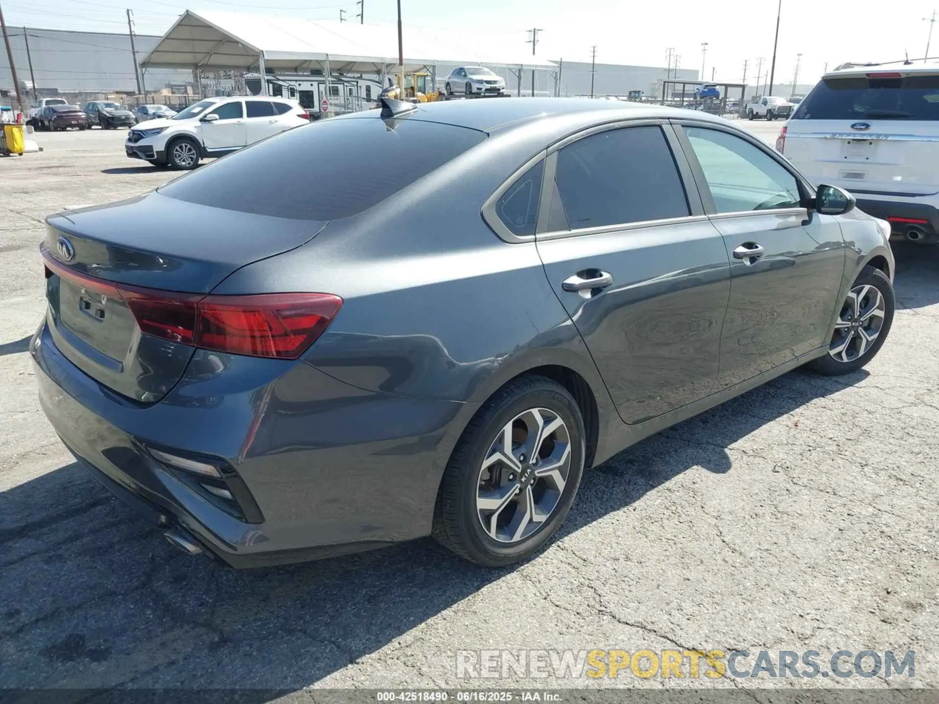 4 Photograph of a damaged car 3KPF24AD7KE090139 KIA FORTE 2019