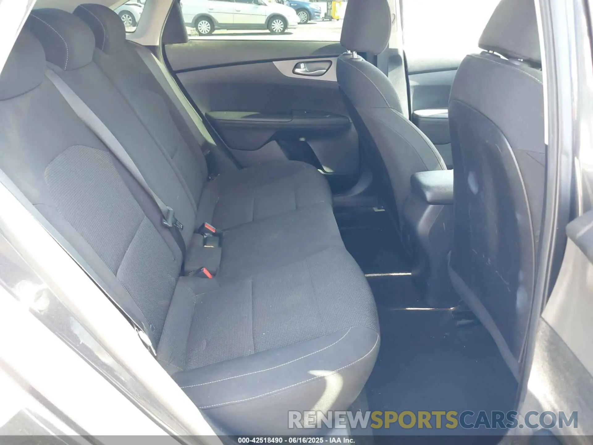 8 Photograph of a damaged car 3KPF24AD7KE090139 KIA FORTE 2019
