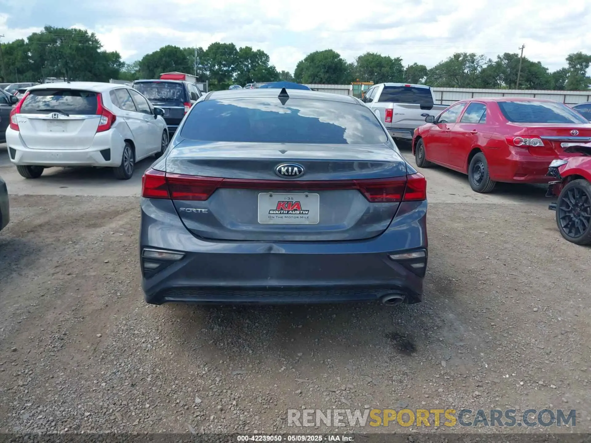 16 Photograph of a damaged car 3KPF24AD7KE090450 KIA FORTE 2019