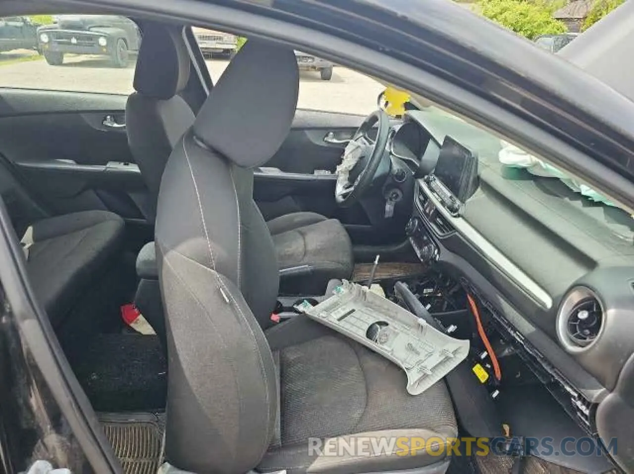 5 Photograph of a damaged car 3KPF24AD7KE097706 KIA FORTE 2019