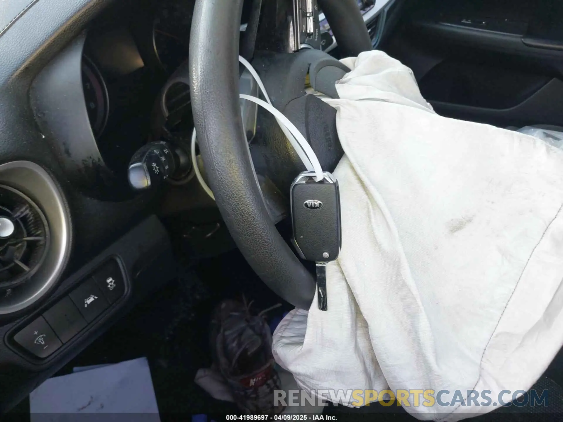 11 Photograph of a damaged car 3KPF24AD7KE109692 KIA FORTE 2019