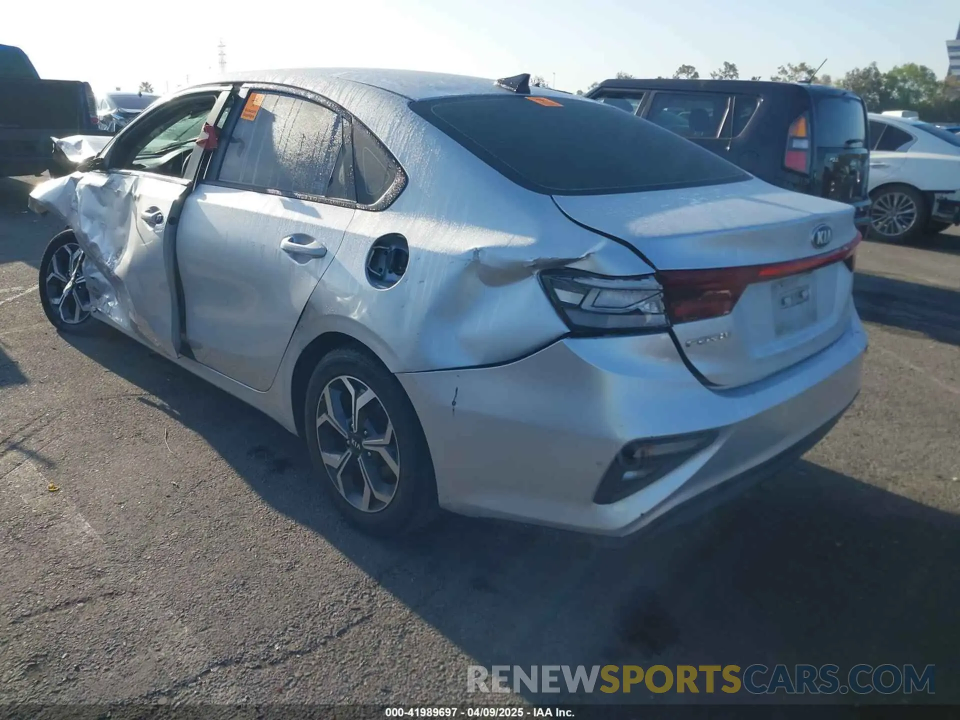 3 Photograph of a damaged car 3KPF24AD7KE109692 KIA FORTE 2019