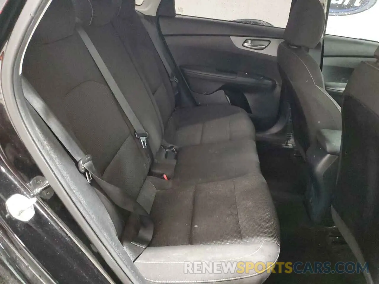 10 Photograph of a damaged car 3KPF24AD7KE136939 KIA FORTE 2019