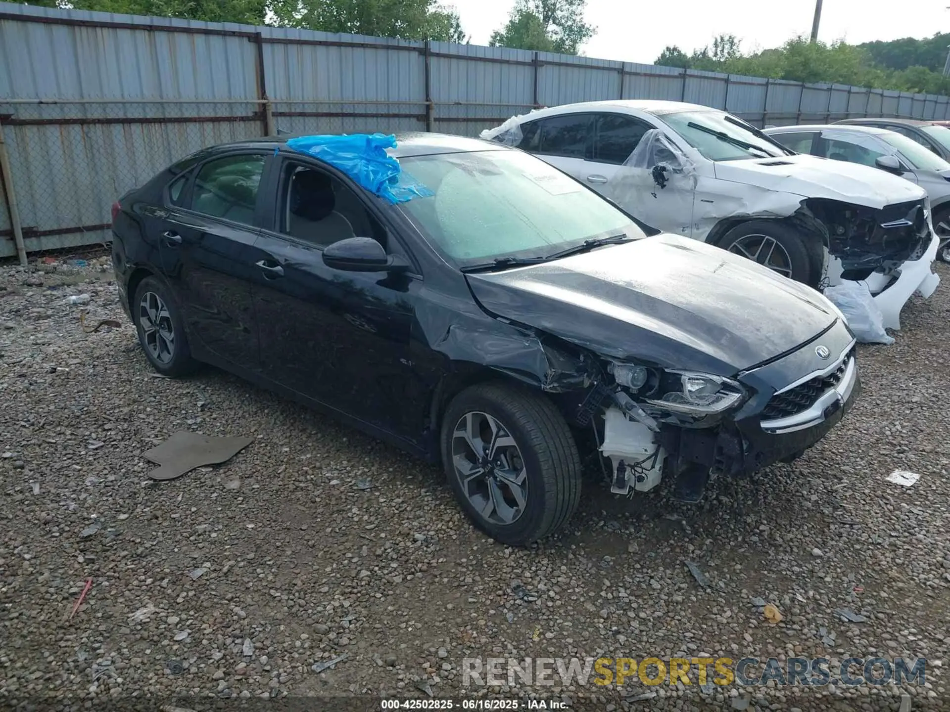 1 Photograph of a damaged car 3KPF24AD7KE137461 KIA FORTE 2019