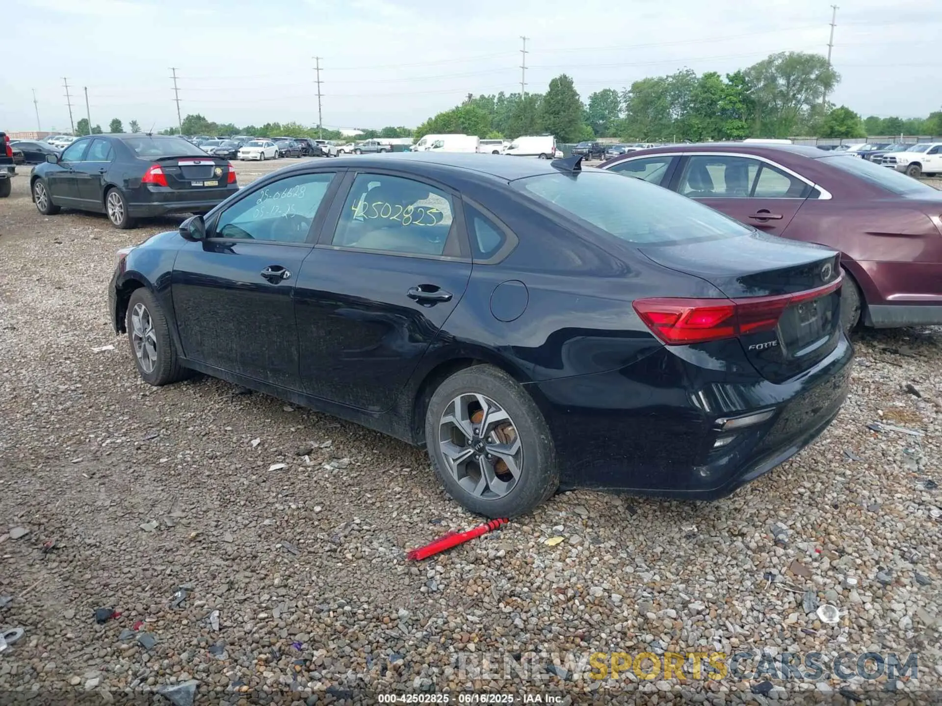 3 Photograph of a damaged car 3KPF24AD7KE137461 KIA FORTE 2019