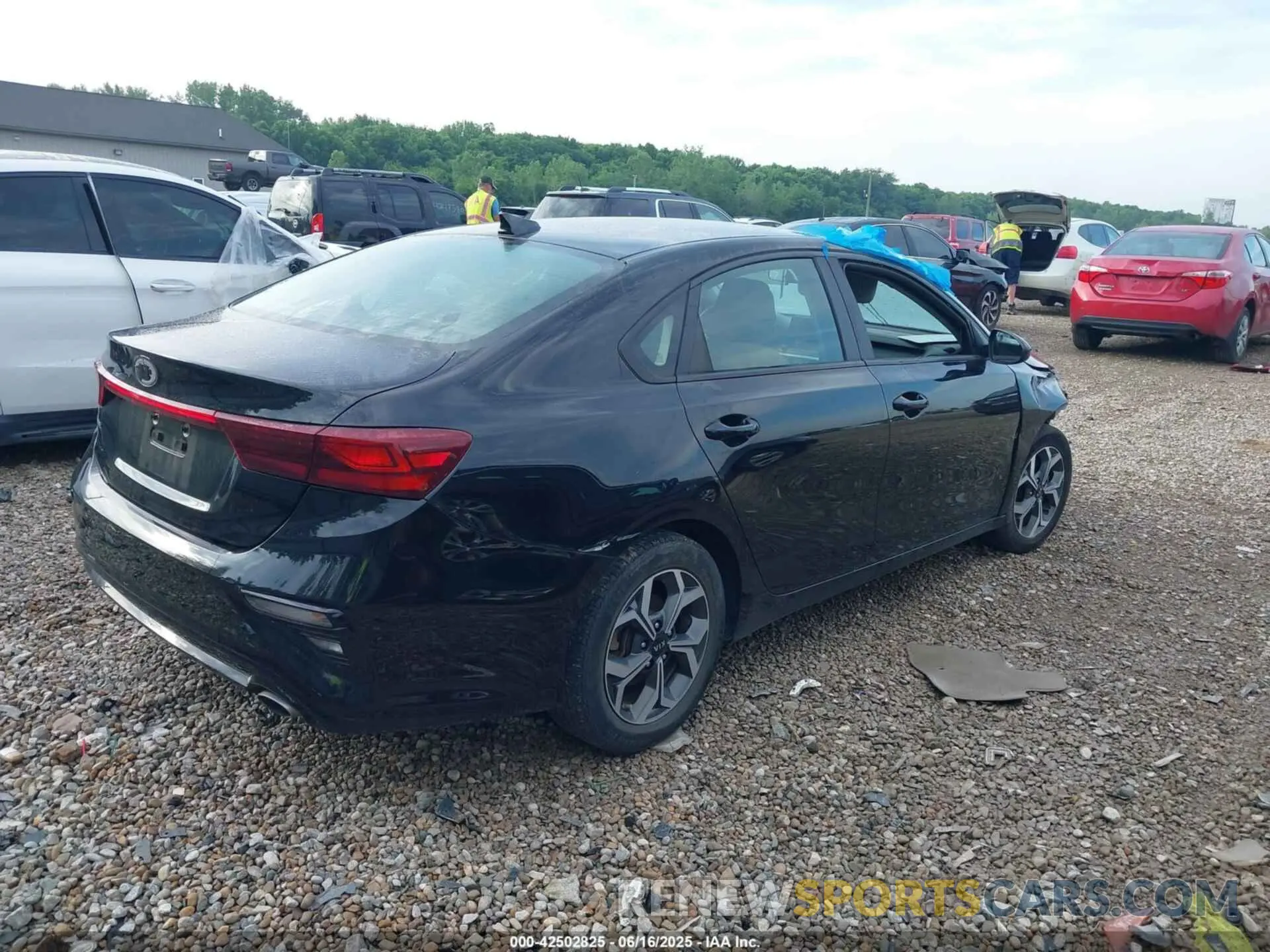 4 Photograph of a damaged car 3KPF24AD7KE137461 KIA FORTE 2019