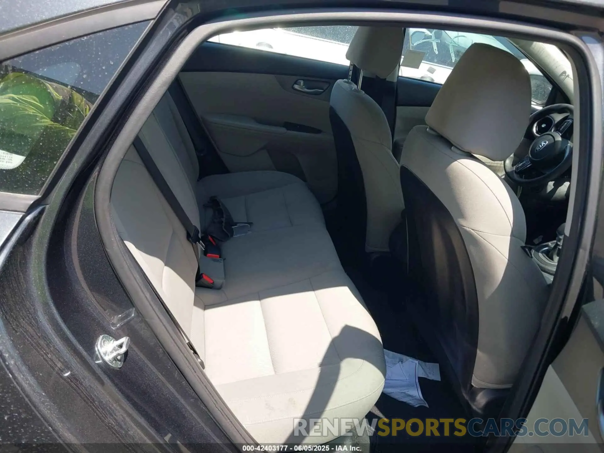 8 Photograph of a damaged car 3KPF24AD7KE139680 KIA FORTE 2019