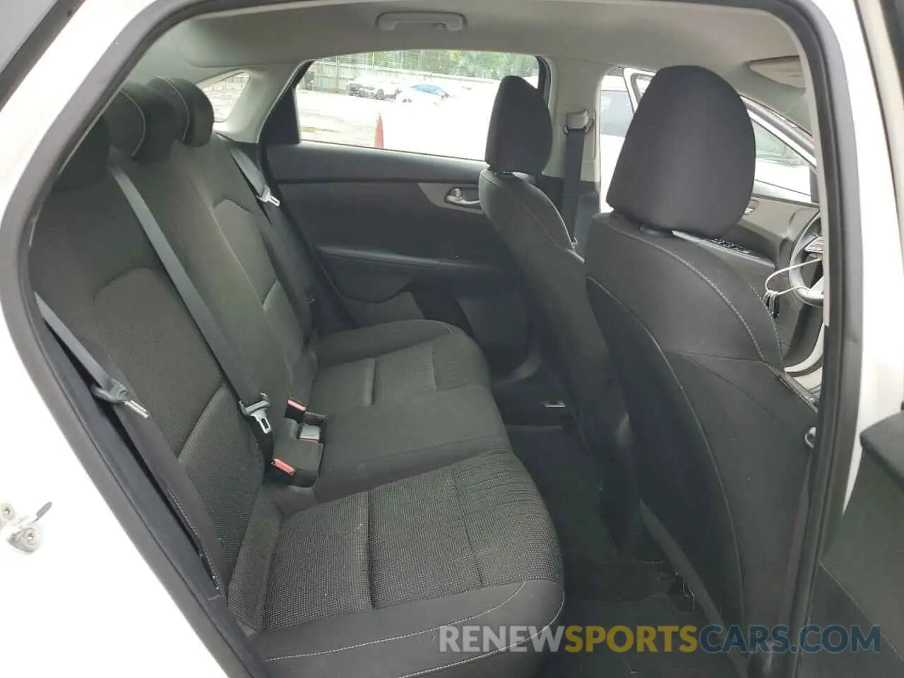 10 Photograph of a damaged car 3KPF24AD8KE006295 KIA FORTE 2019