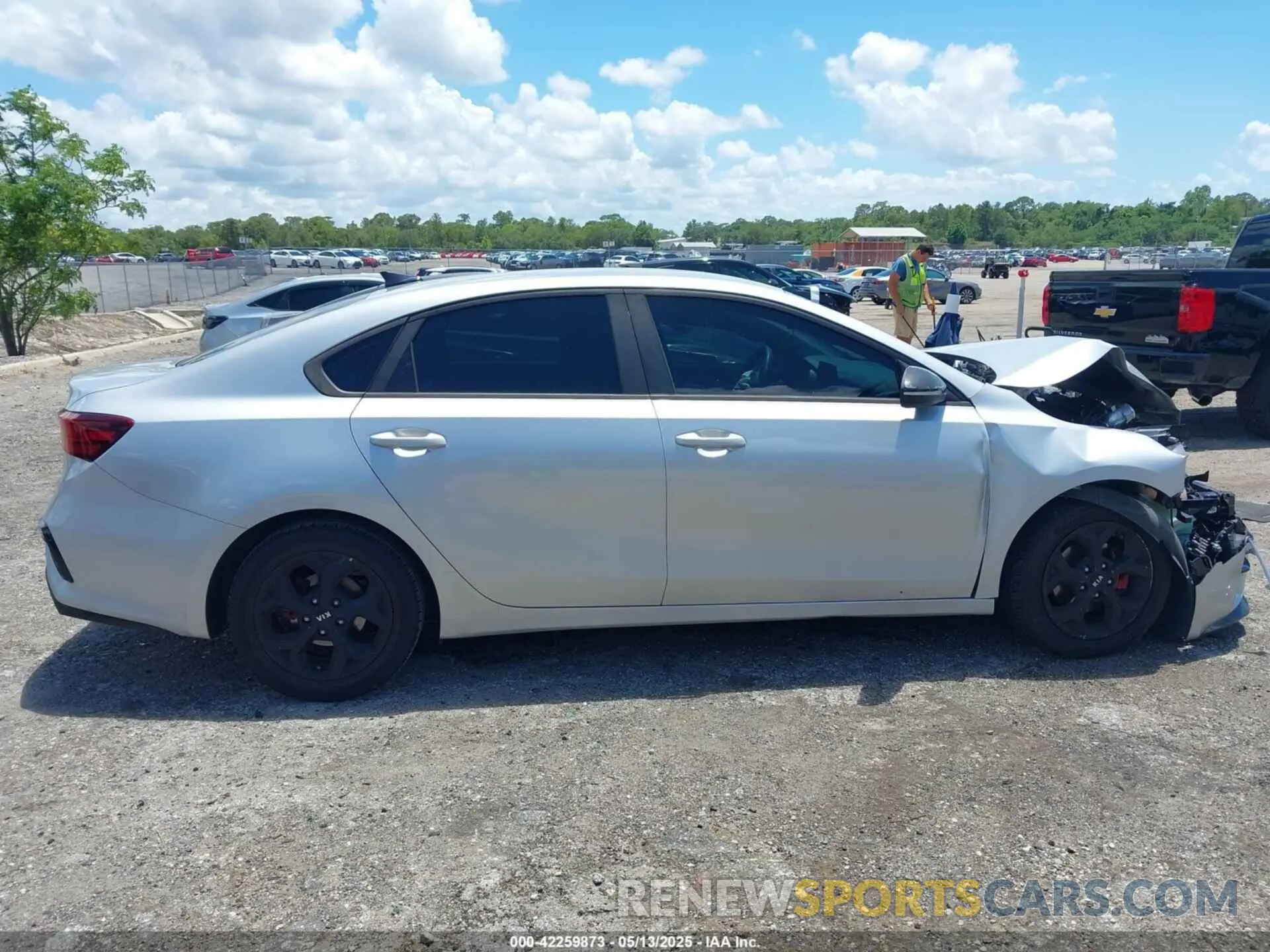 14 Photograph of a damaged car 3KPF24AD8KE006880 KIA FORTE 2019
