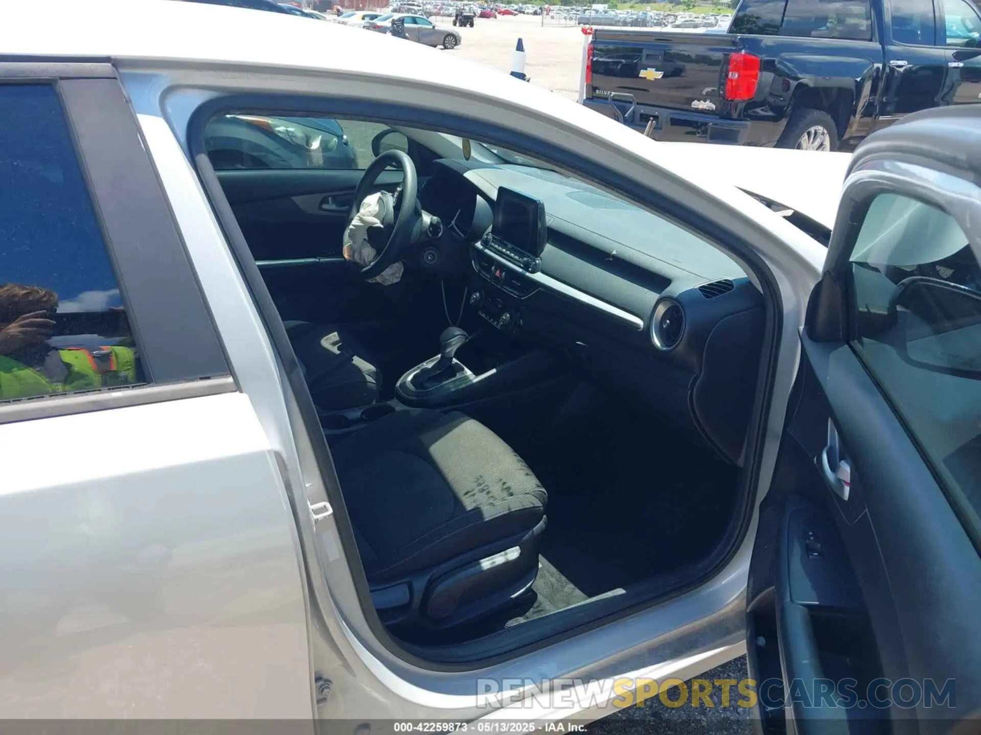 5 Photograph of a damaged car 3KPF24AD8KE006880 KIA FORTE 2019