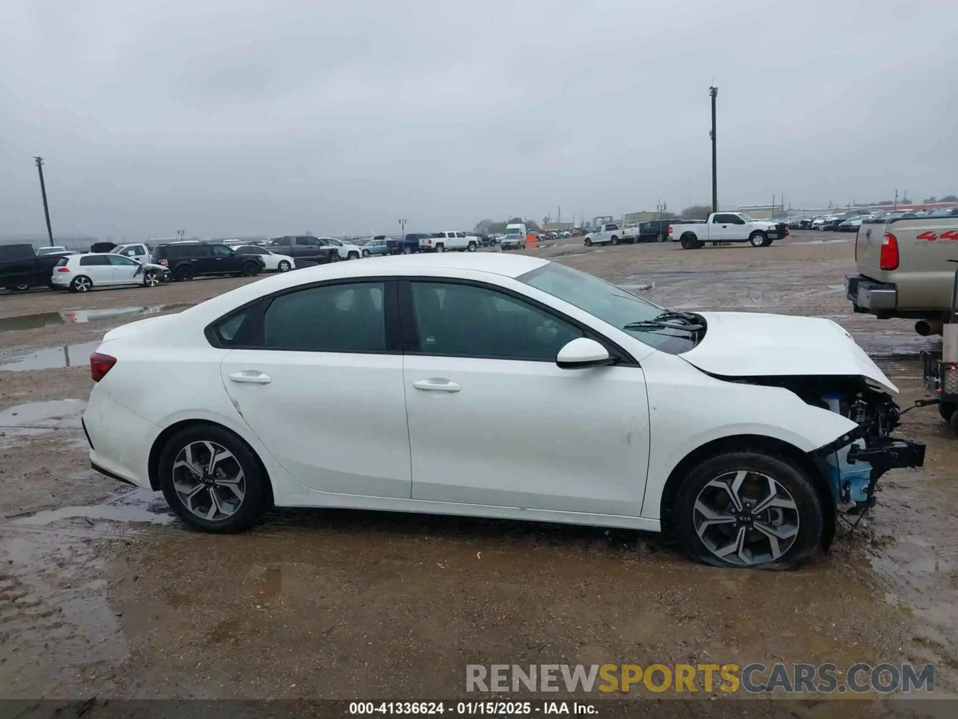 14 Photograph of a damaged car 3KPF24AD8KE008550 KIA FORTE 2019