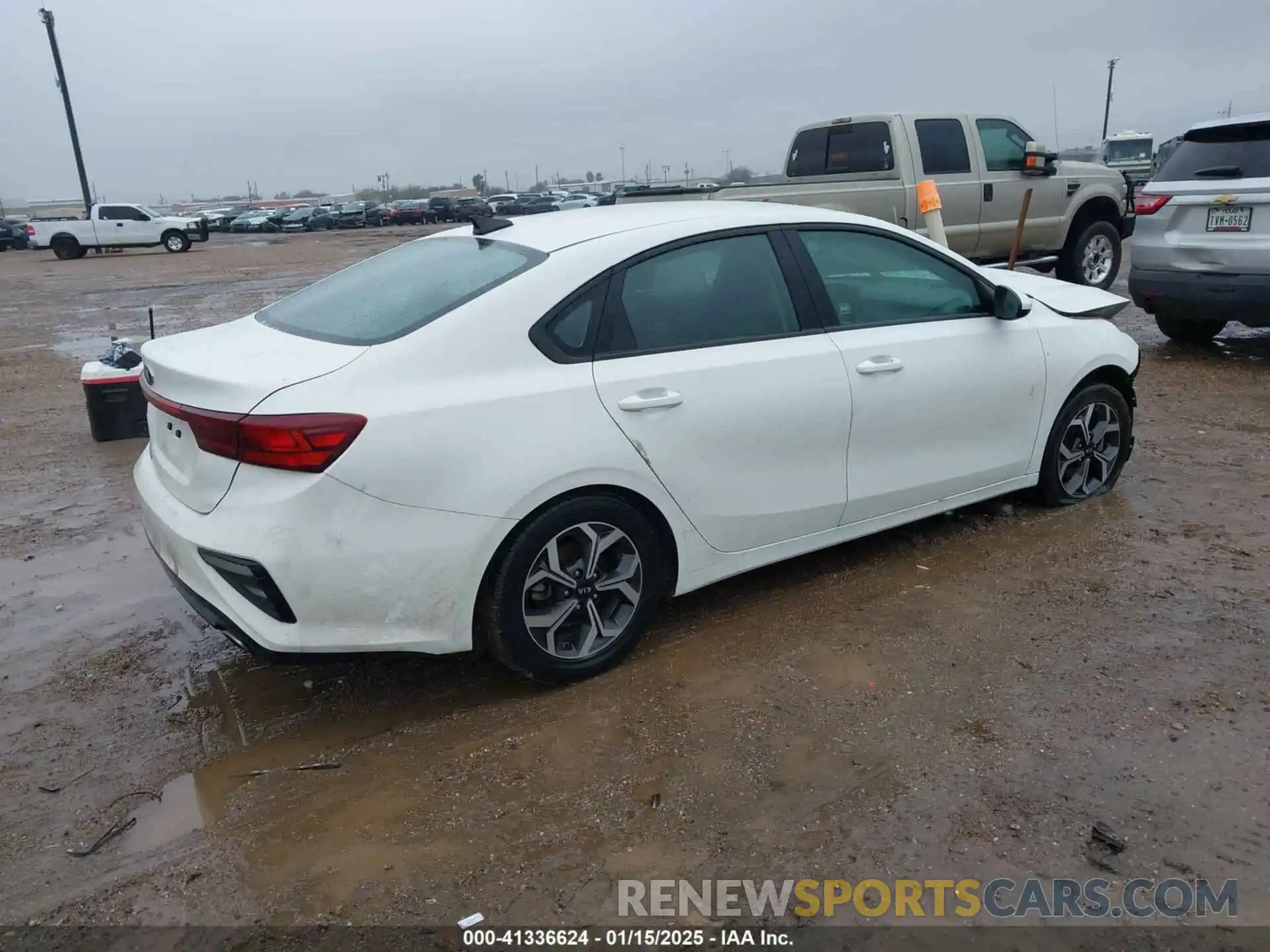 4 Photograph of a damaged car 3KPF24AD8KE008550 KIA FORTE 2019