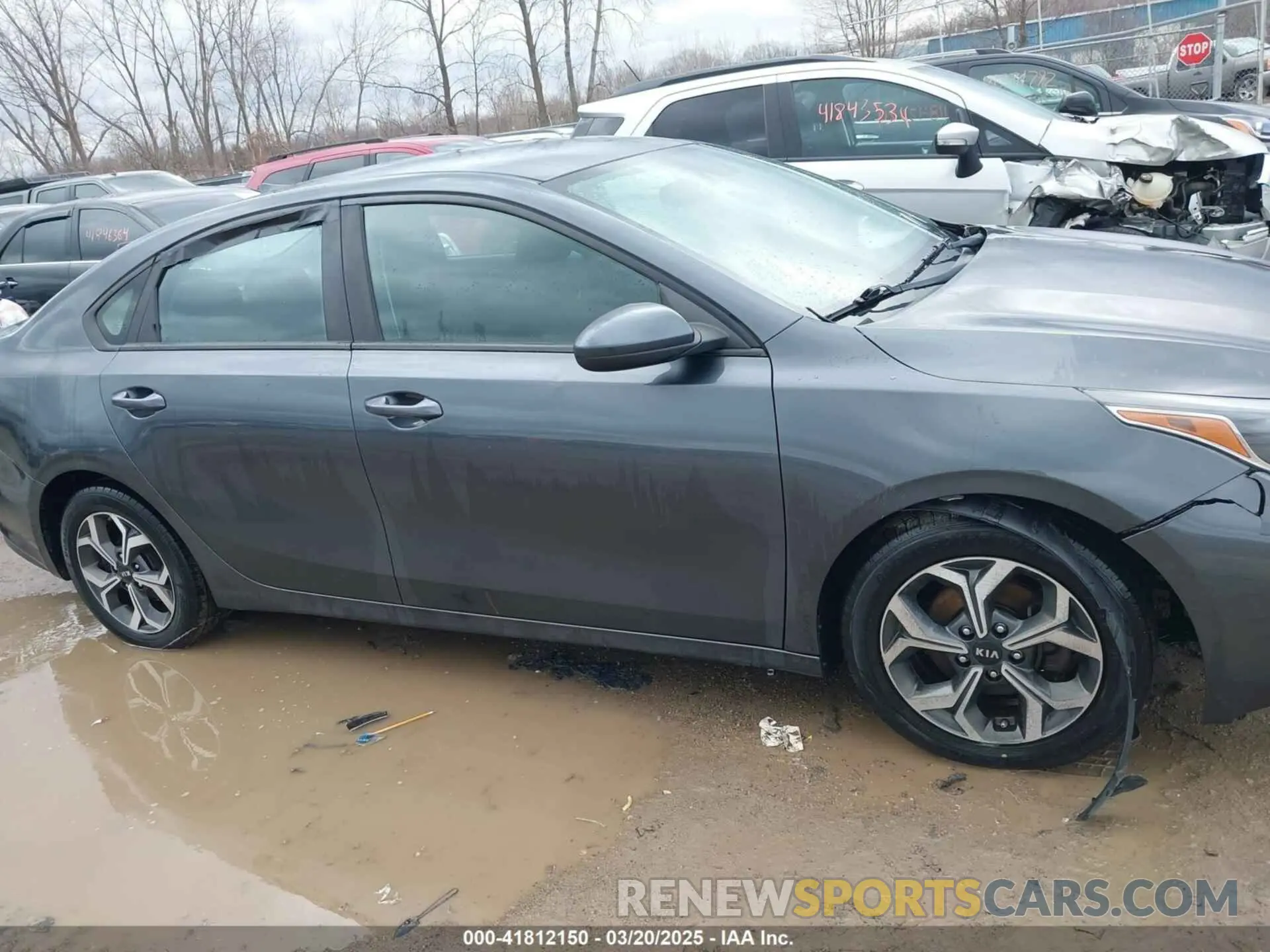 13 Photograph of a damaged car 3KPF24AD8KE009360 KIA FORTE 2019