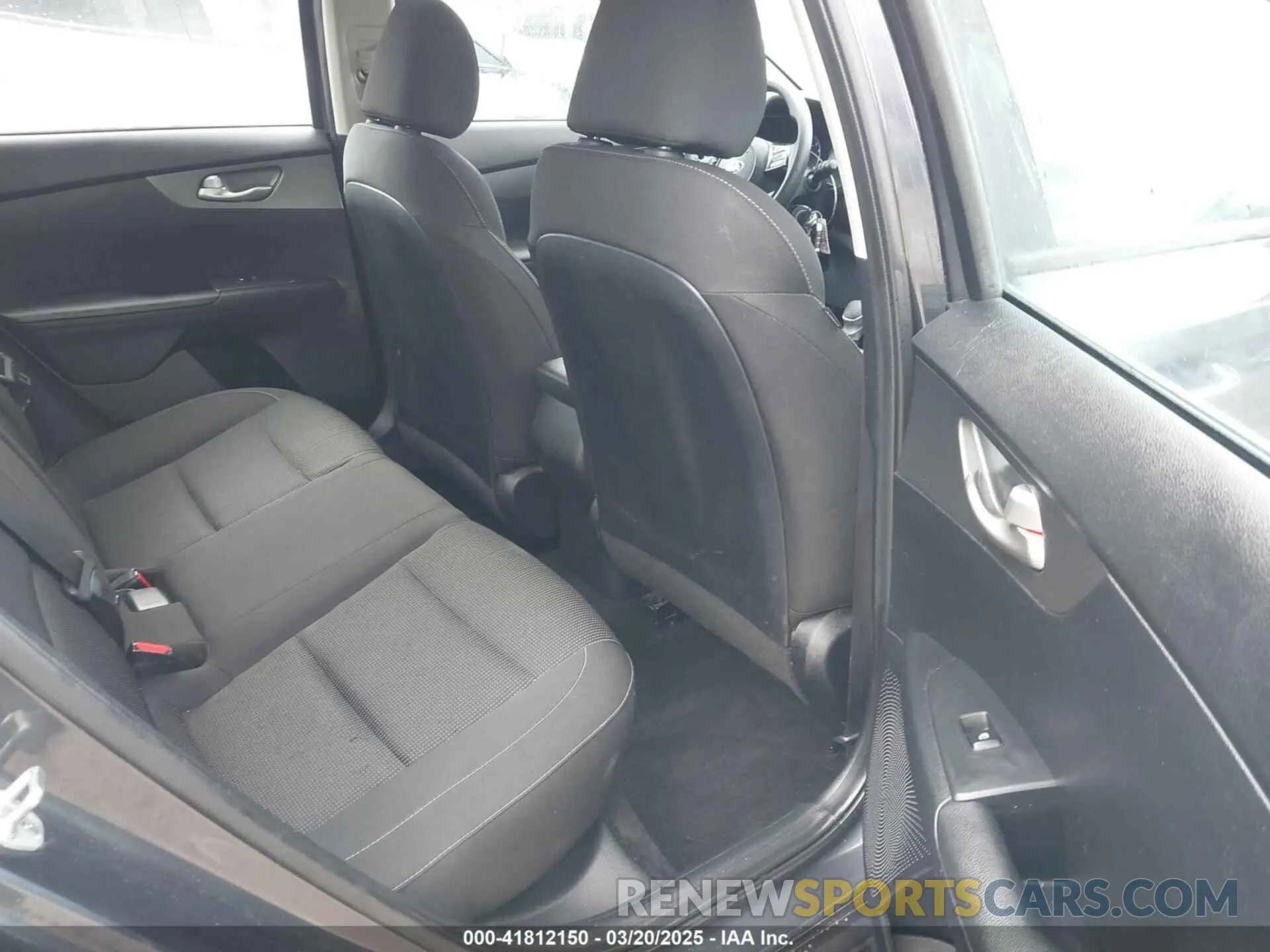 8 Photograph of a damaged car 3KPF24AD8KE009360 KIA FORTE 2019