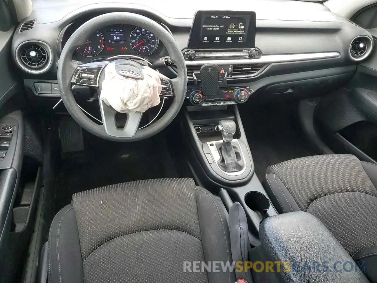 8 Photograph of a damaged car 3KPF24AD8KE013876 KIA FORTE 2019