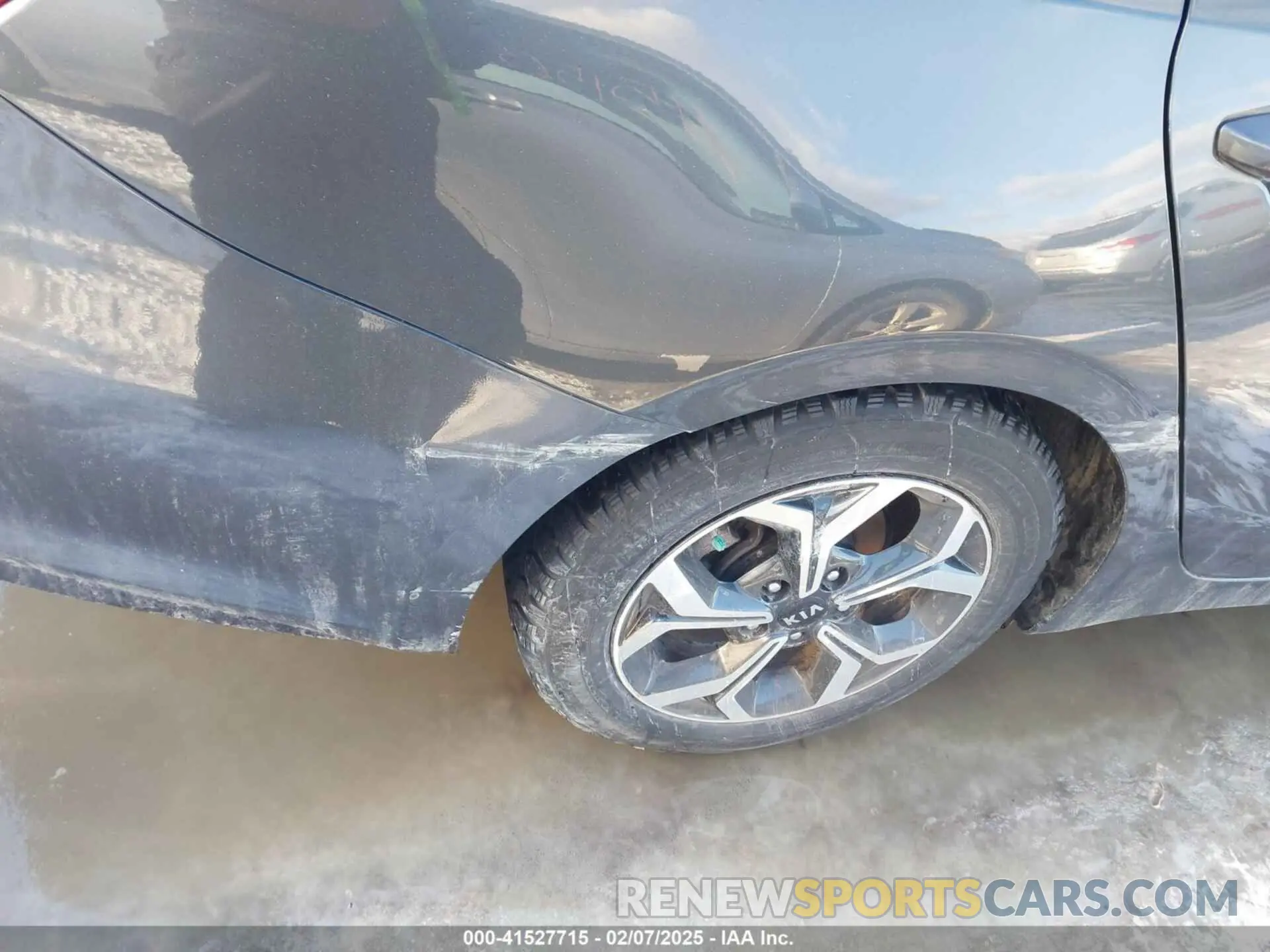 17 Photograph of a damaged car 3KPF24AD8KE032525 KIA FORTE 2019