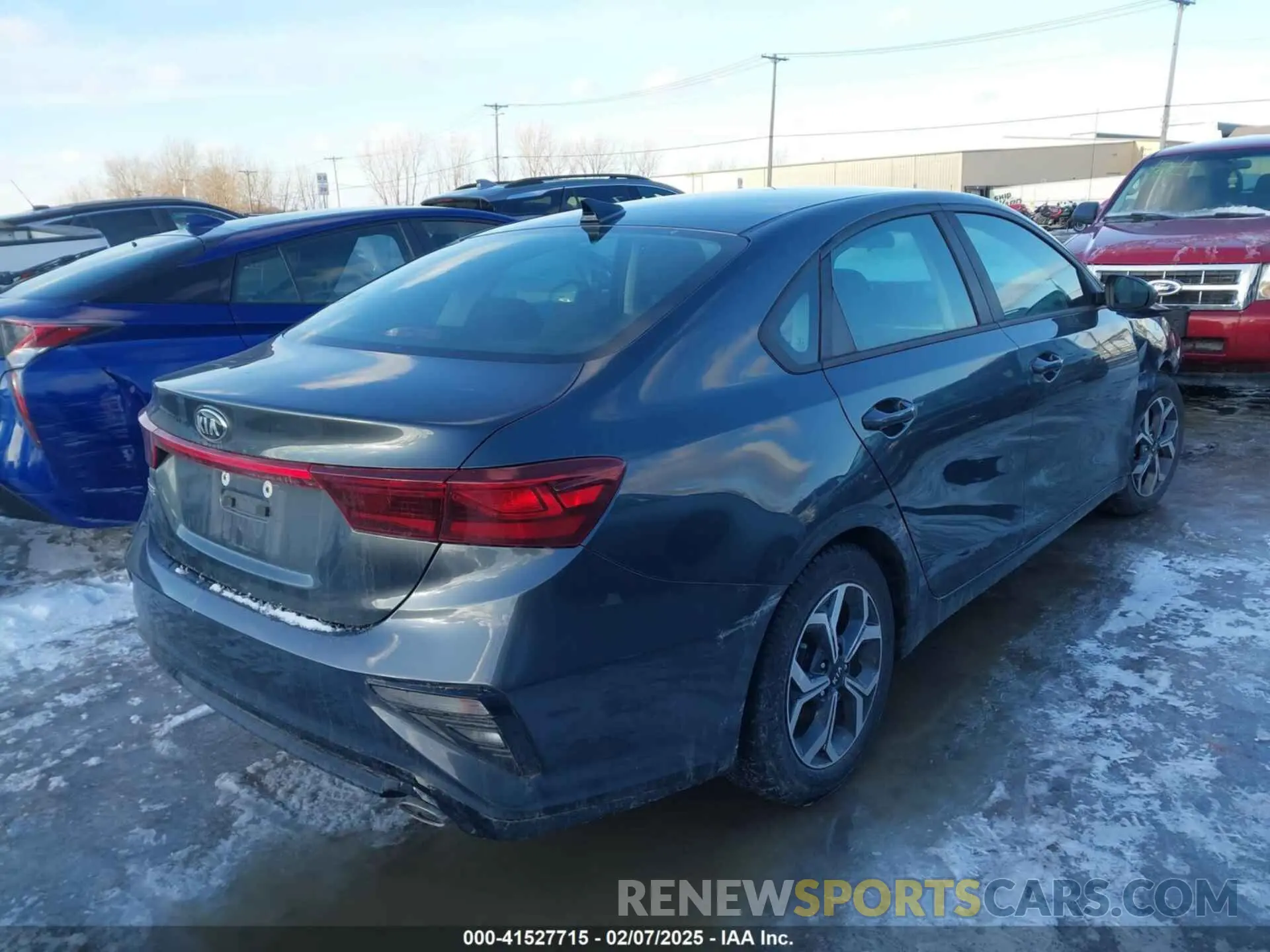 4 Photograph of a damaged car 3KPF24AD8KE032525 KIA FORTE 2019