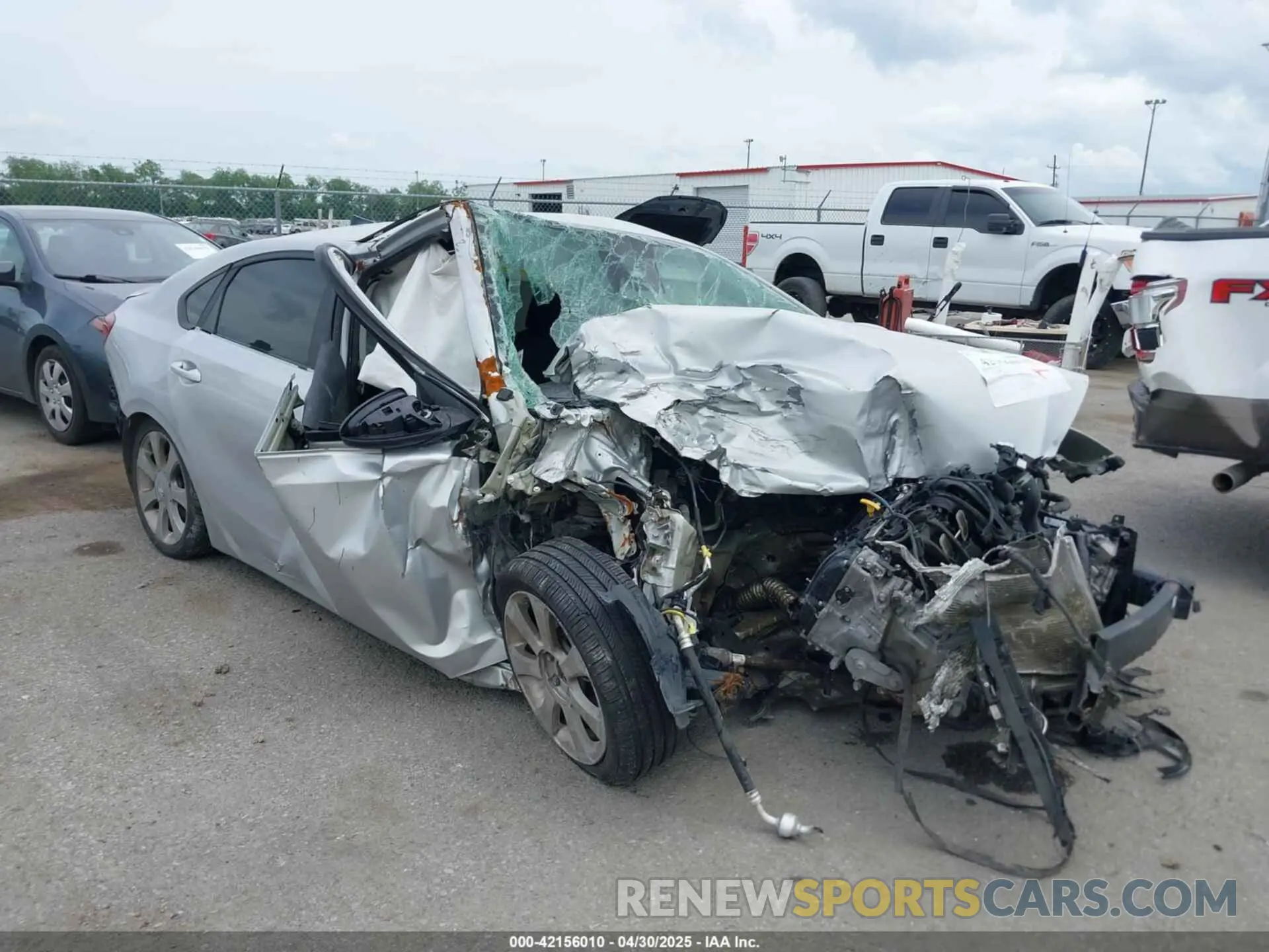 1 Photograph of a damaged car 3KPF24AD8KE032587 KIA FORTE 2019