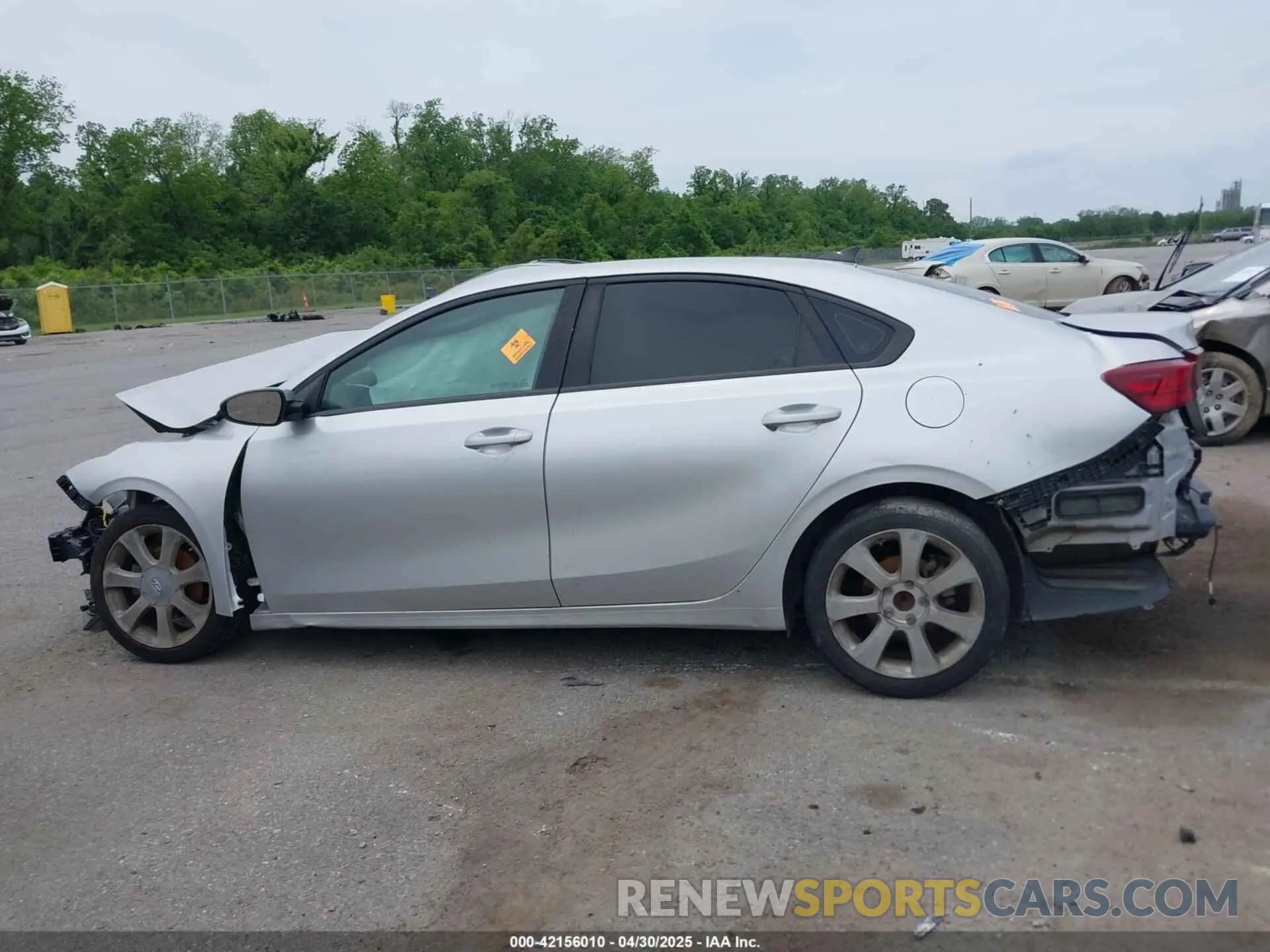 14 Photograph of a damaged car 3KPF24AD8KE032587 KIA FORTE 2019